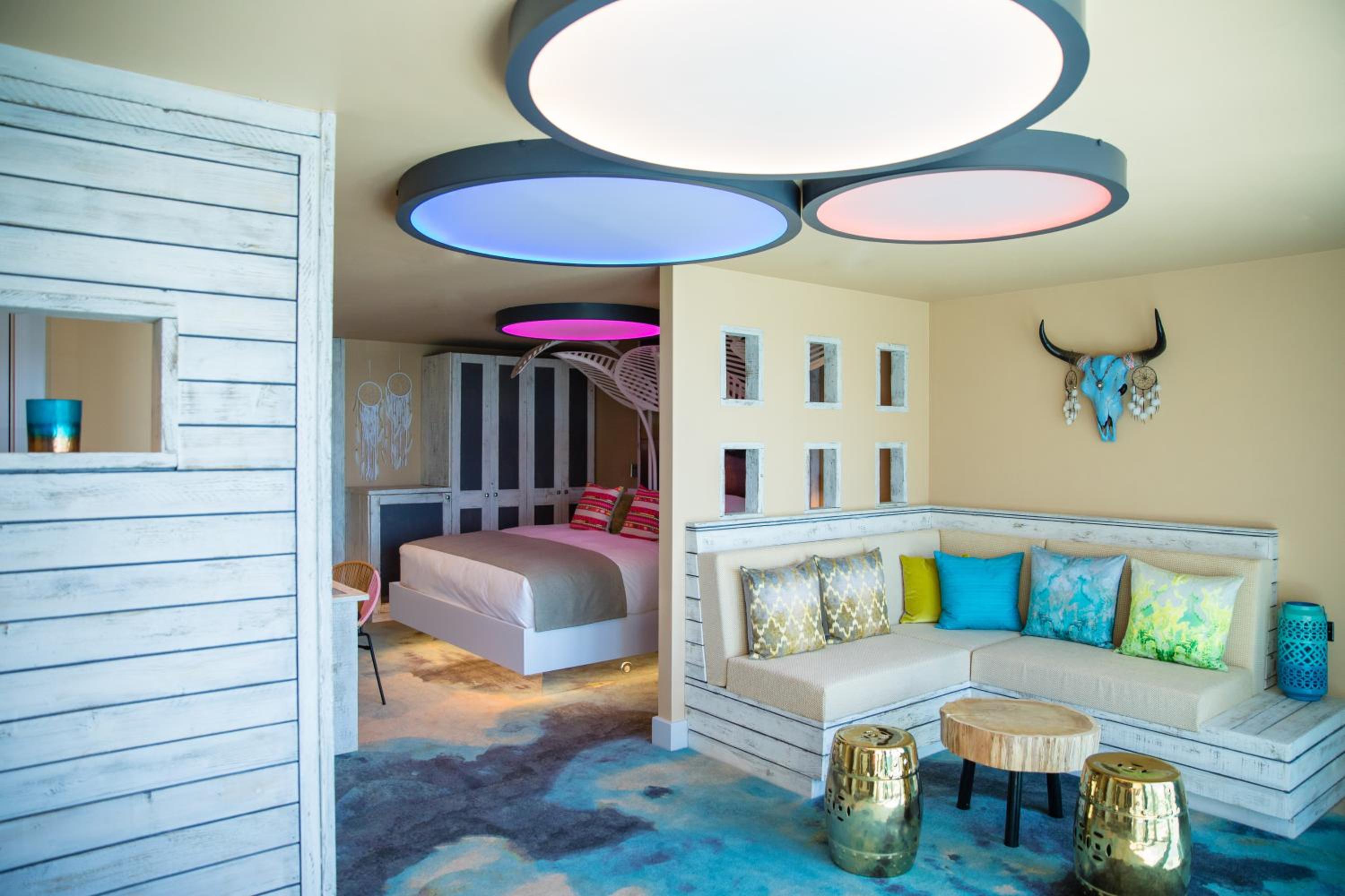 Signature Suite - Photo 1