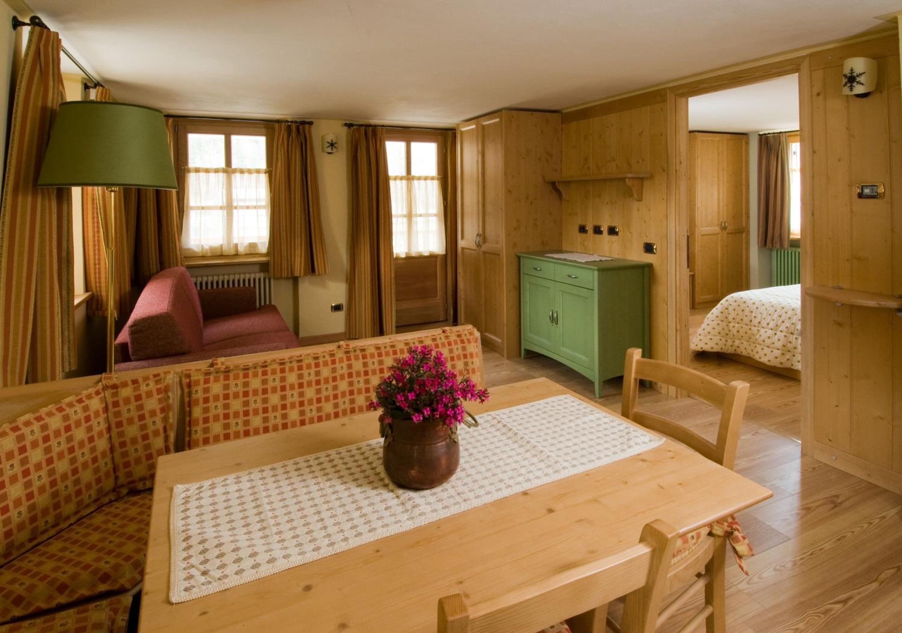 One-Bedroom Apartment with Balcony photo 1