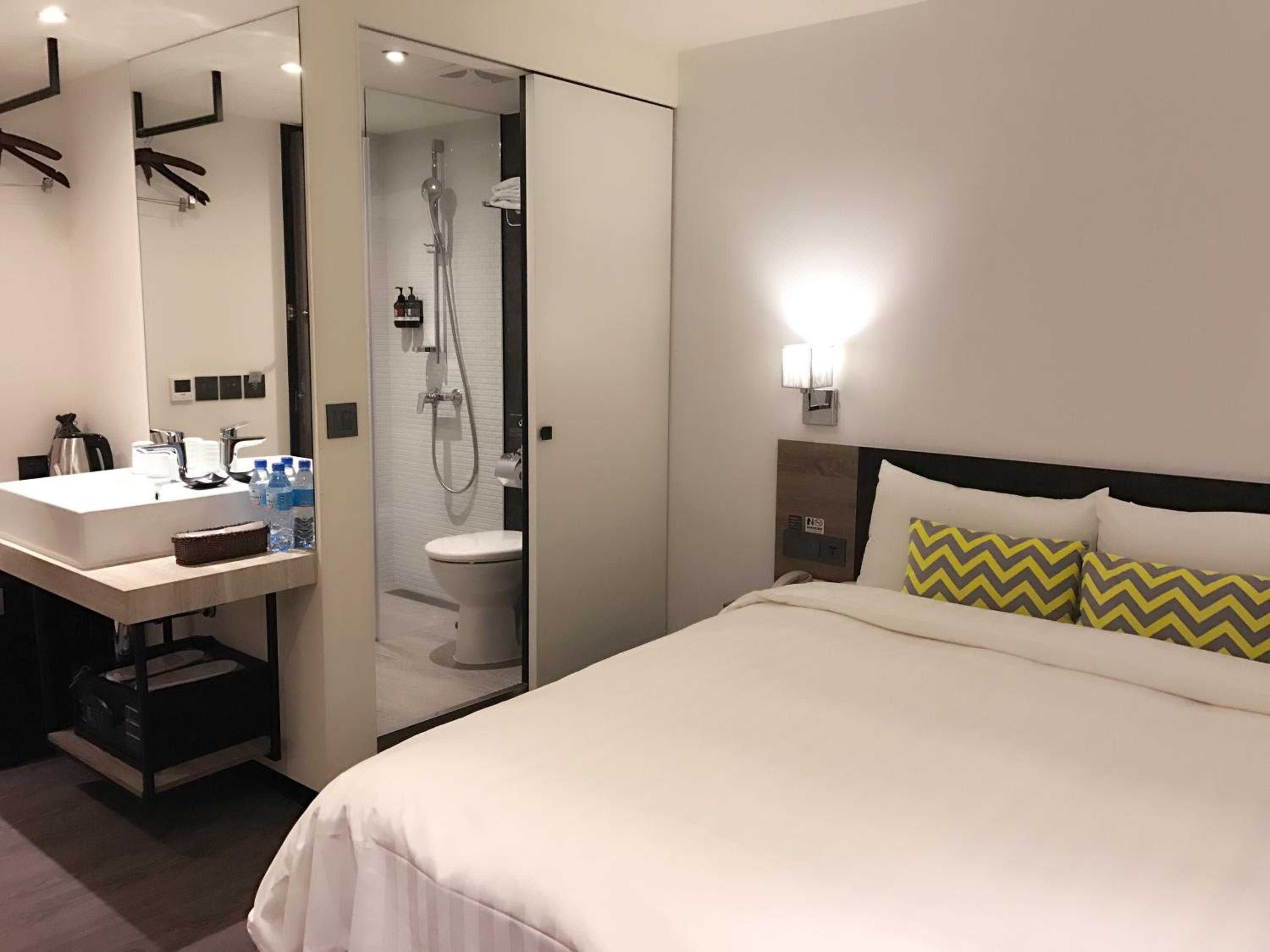 Standard Double Room photo 2