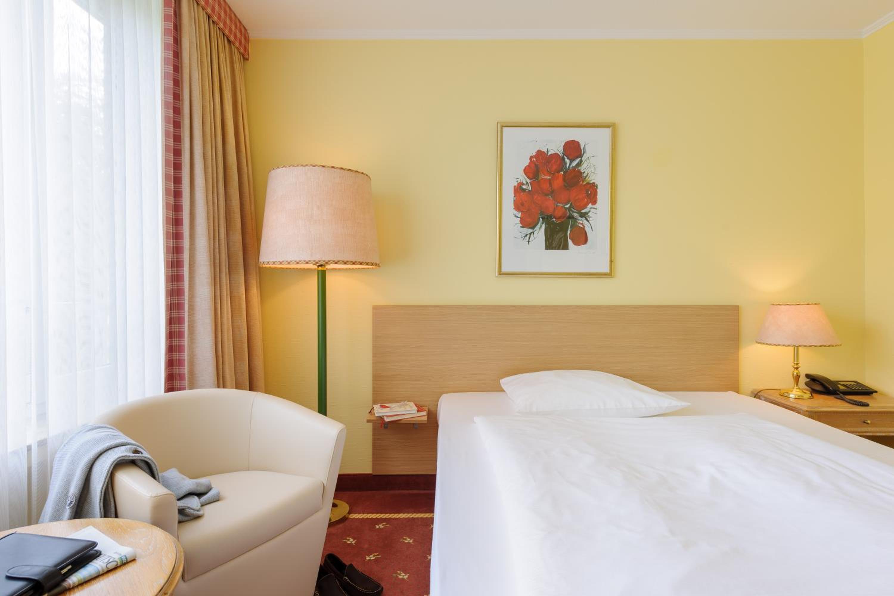 Standard Queen Room photo 2