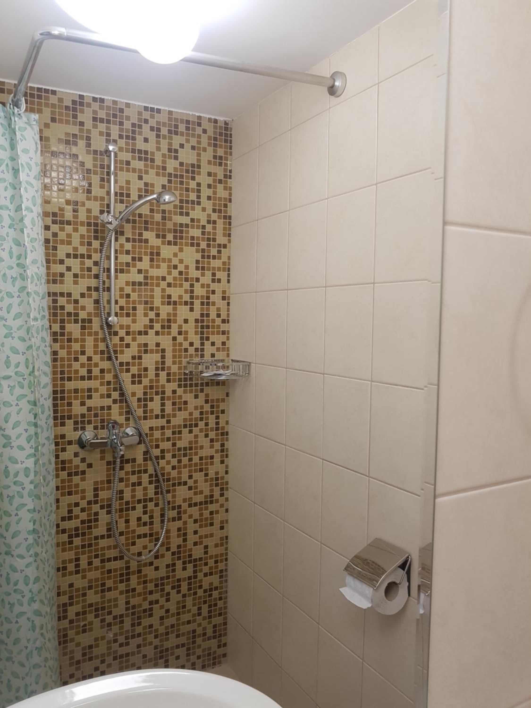 Single Room with Private Bathroom photo 3