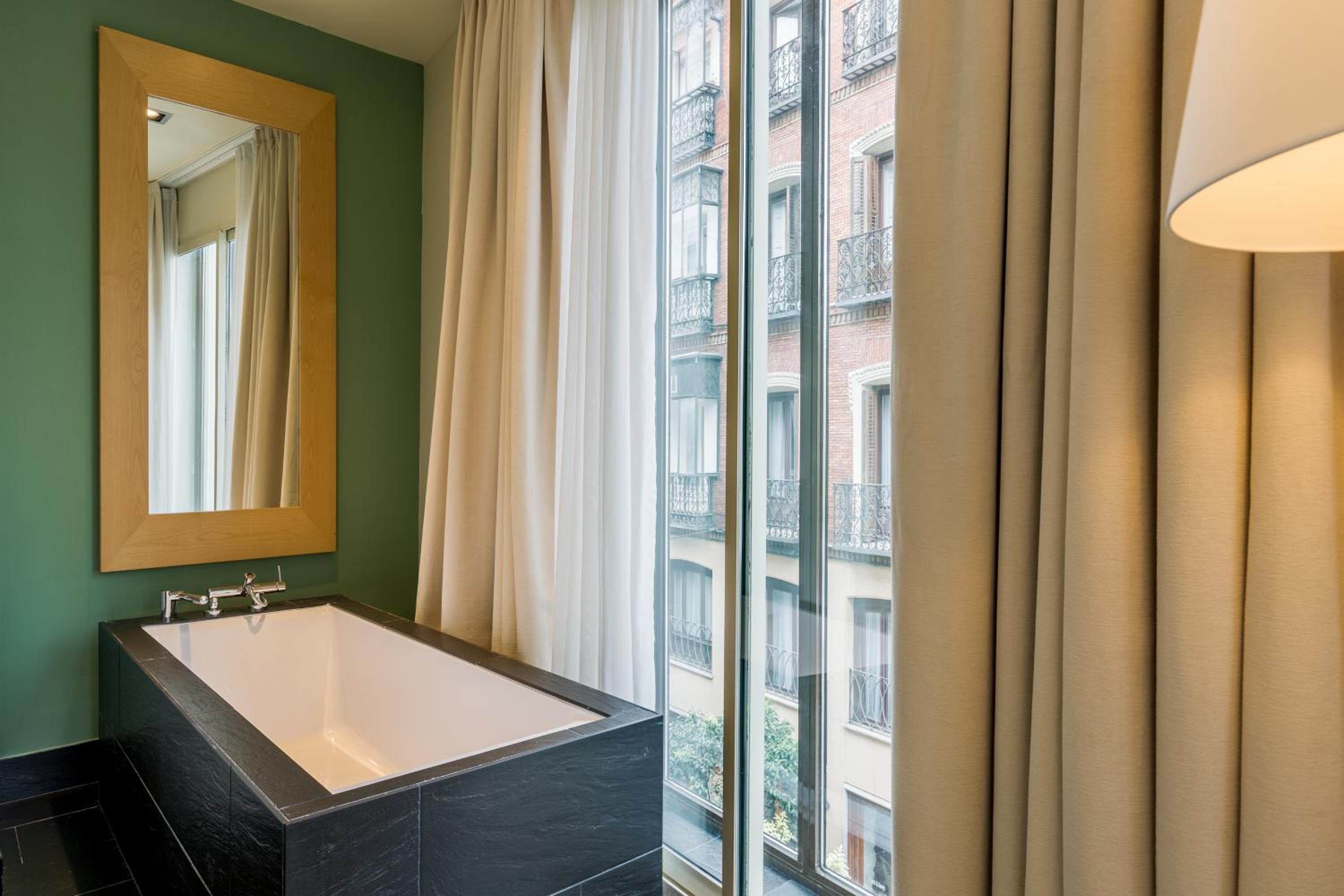 Junior Suite thumbnail 6