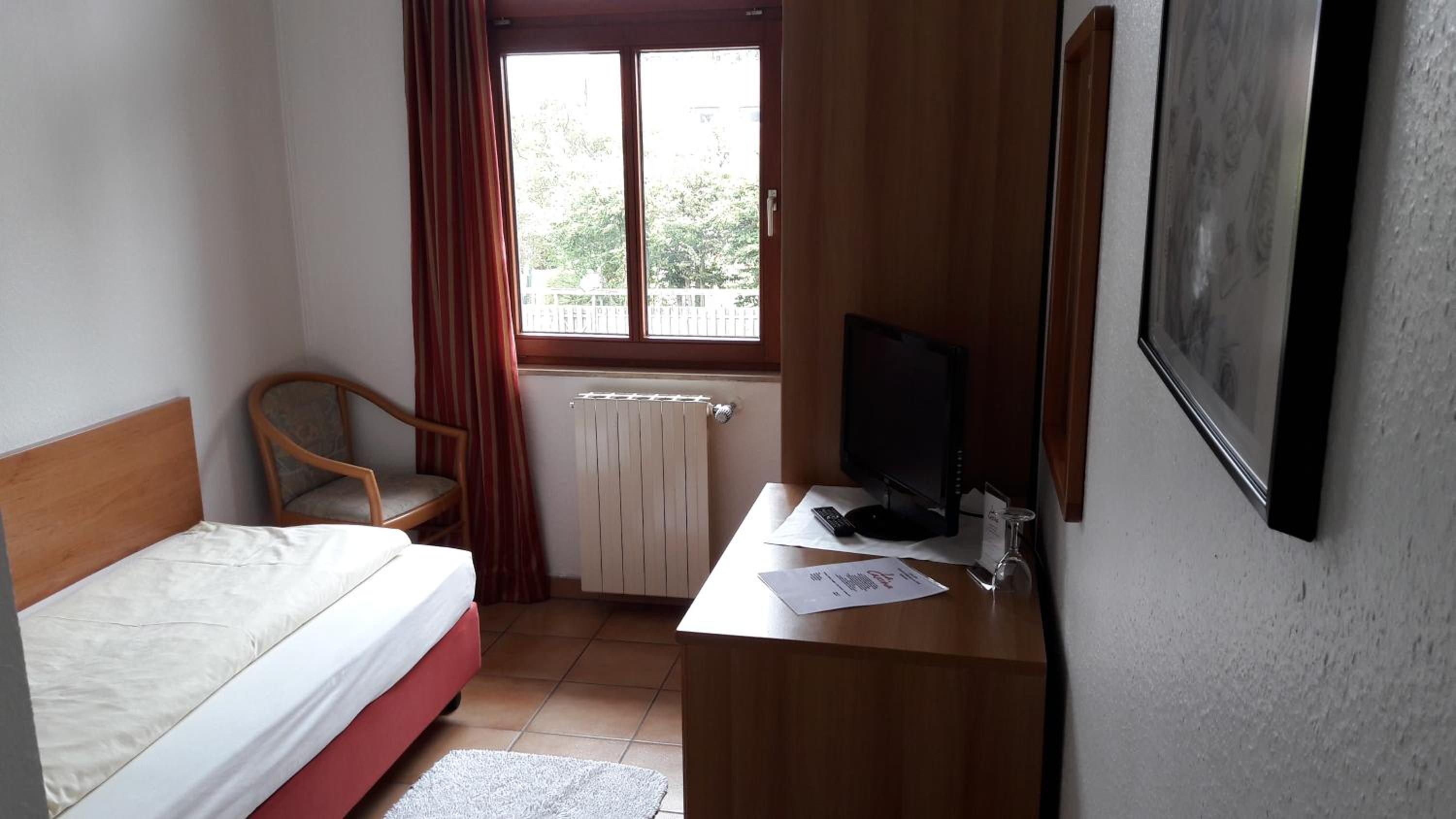 Single Room photo 2