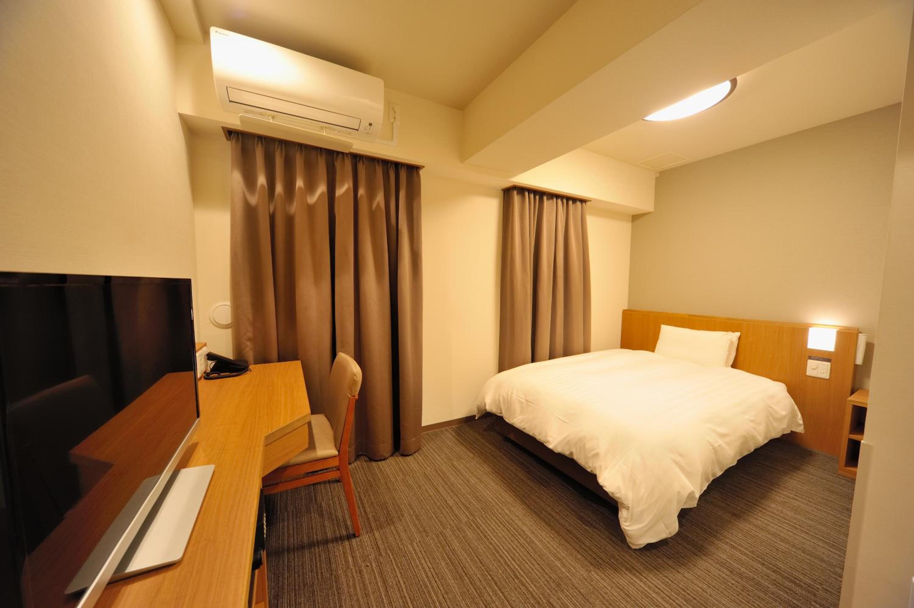 Single Room - Non-Smoking - No Daily Cleaning photo 2