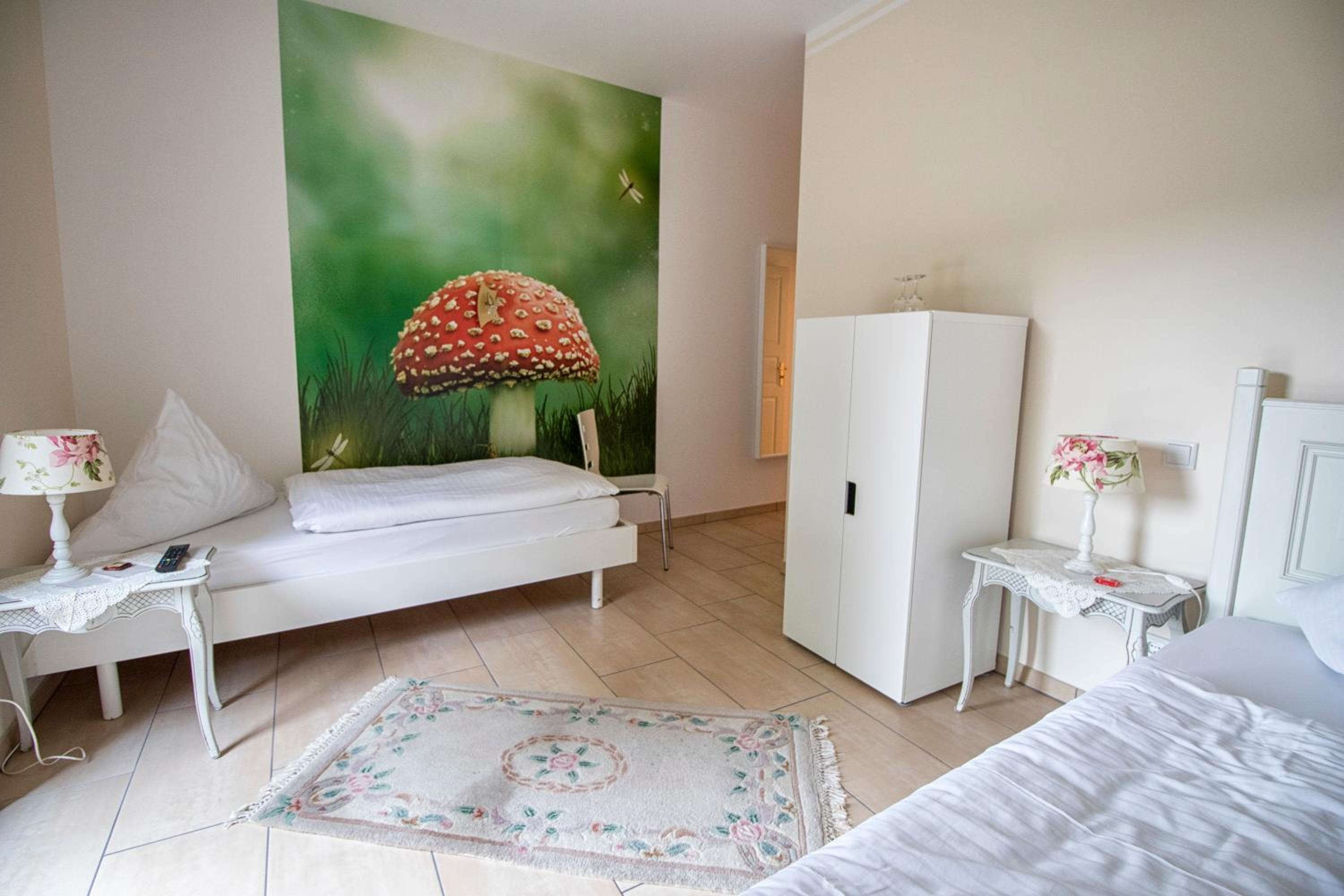 Twin Room - Photo 1