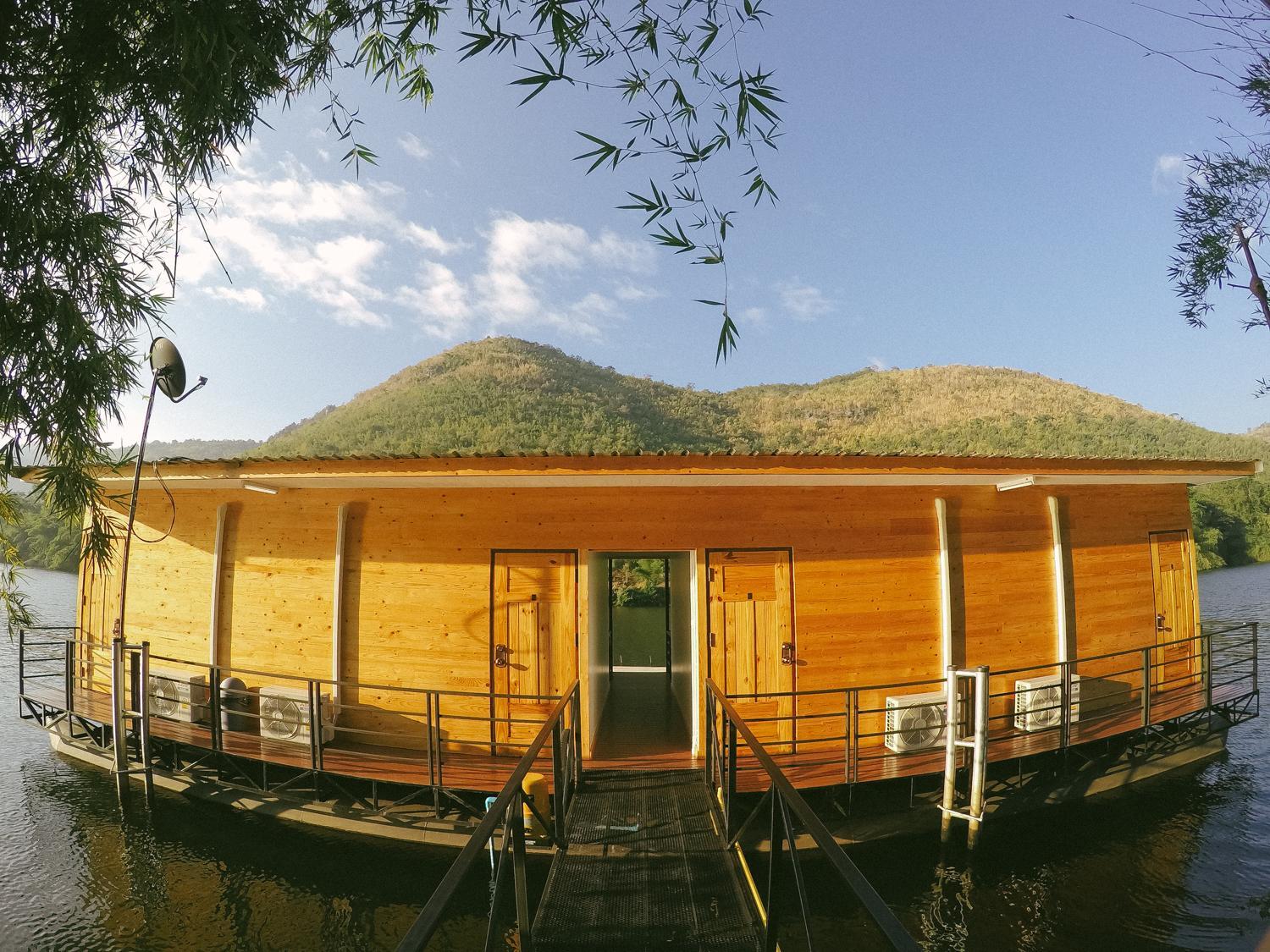 King Room with Lake View - Photo 24