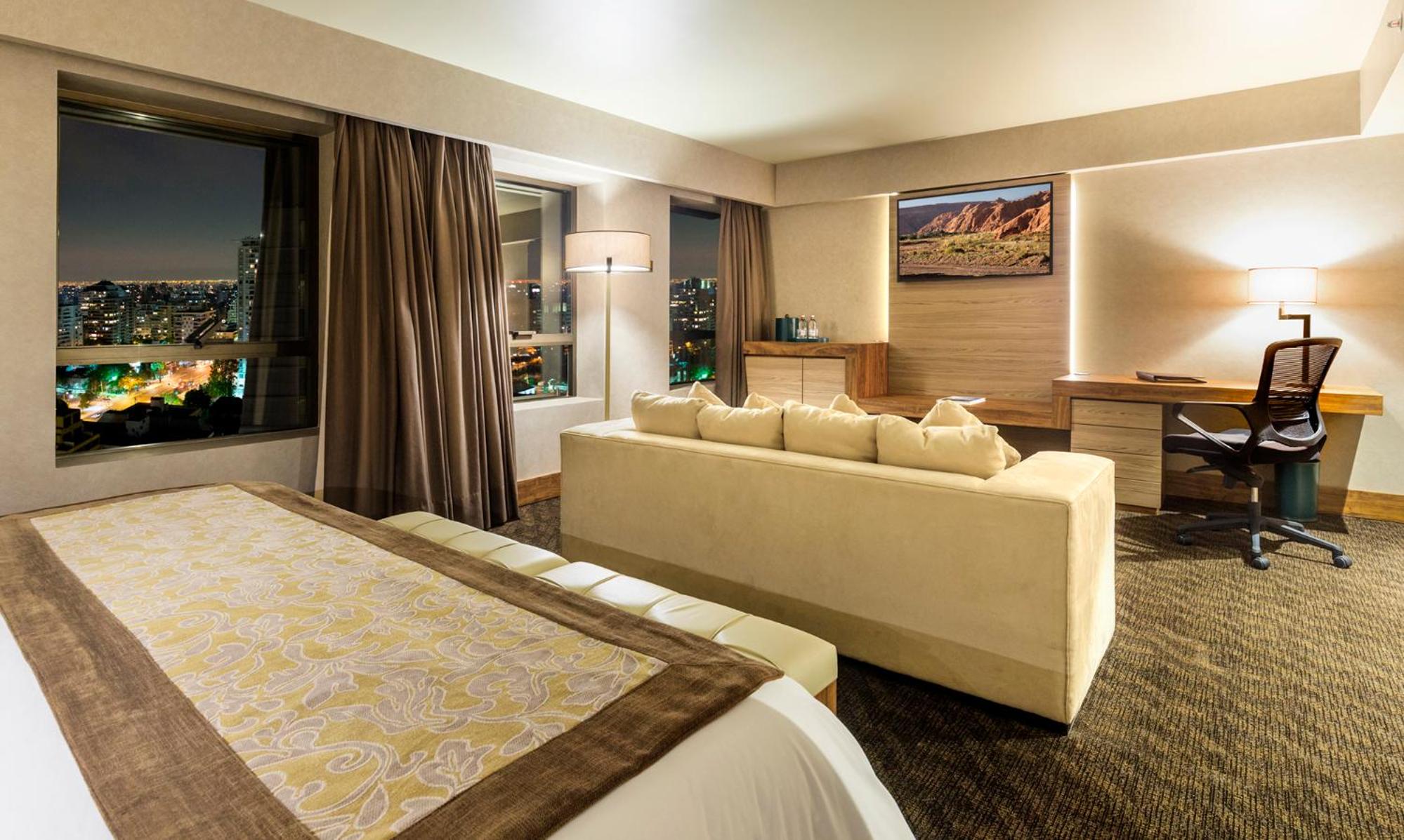 Deluxe King Room - Photo 3
