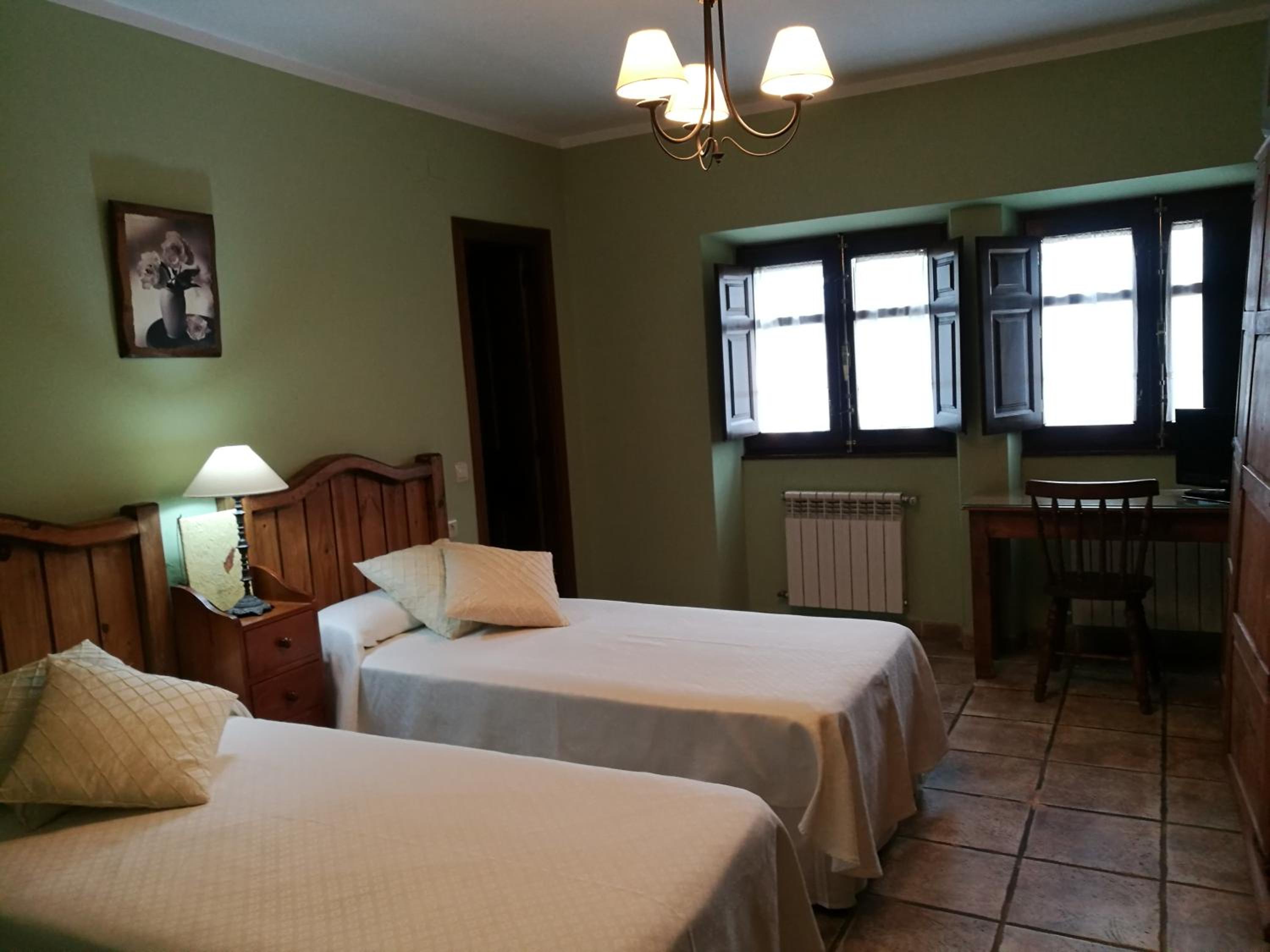 Double or Twin Room photo 3