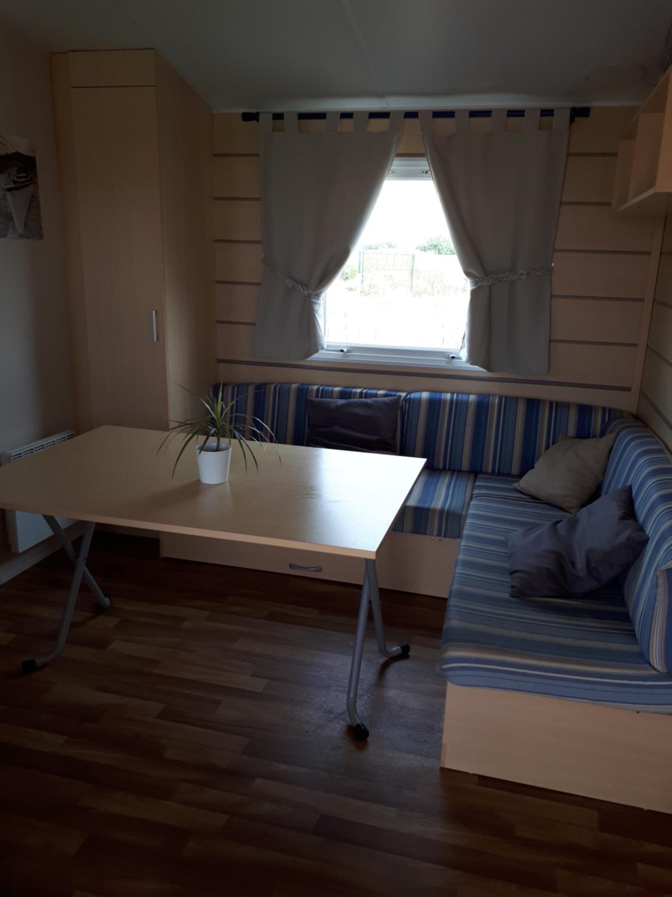 Mobile Home photo 2