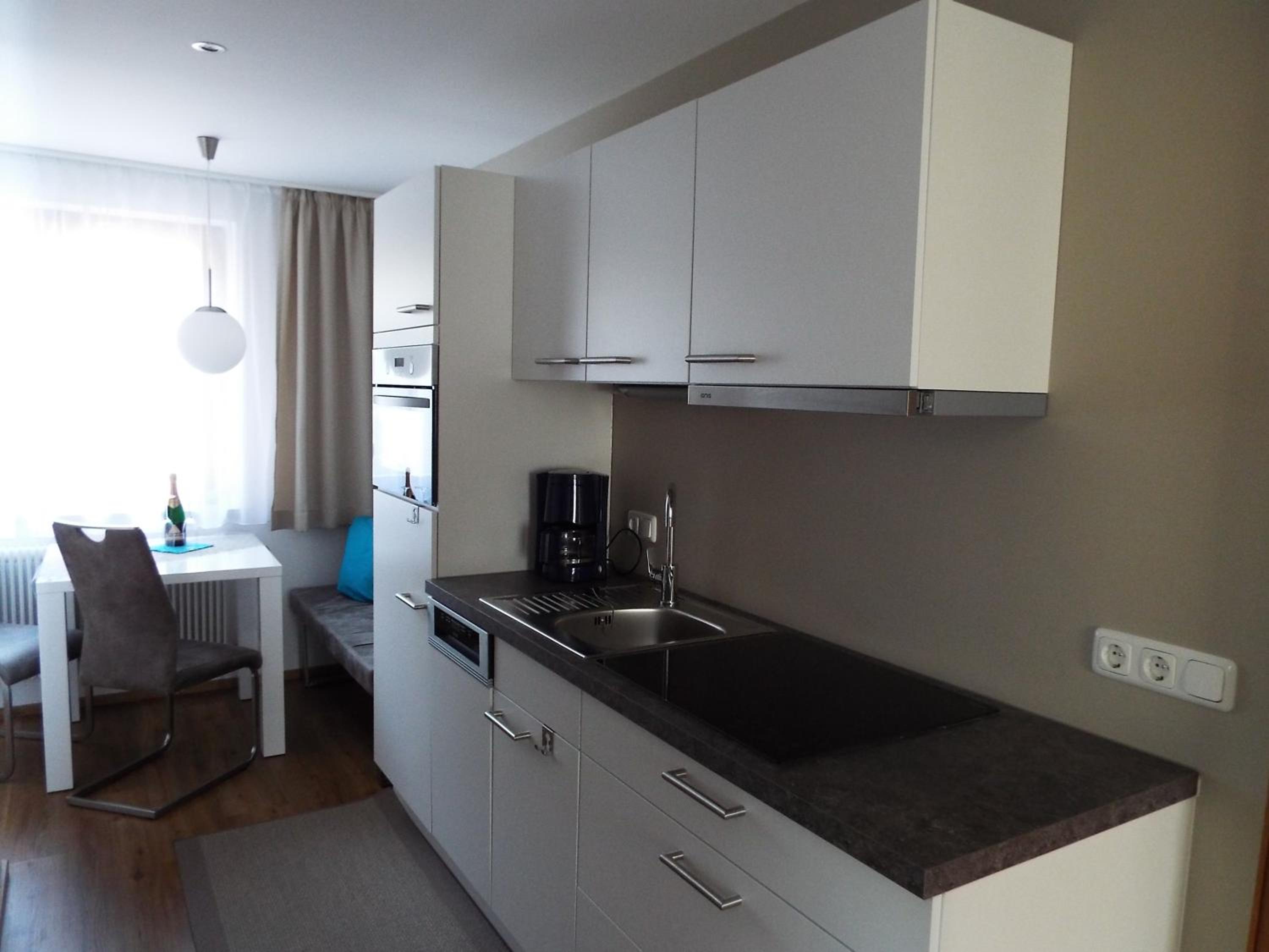 One-Bedroom Apartment with Terrace photo 2
