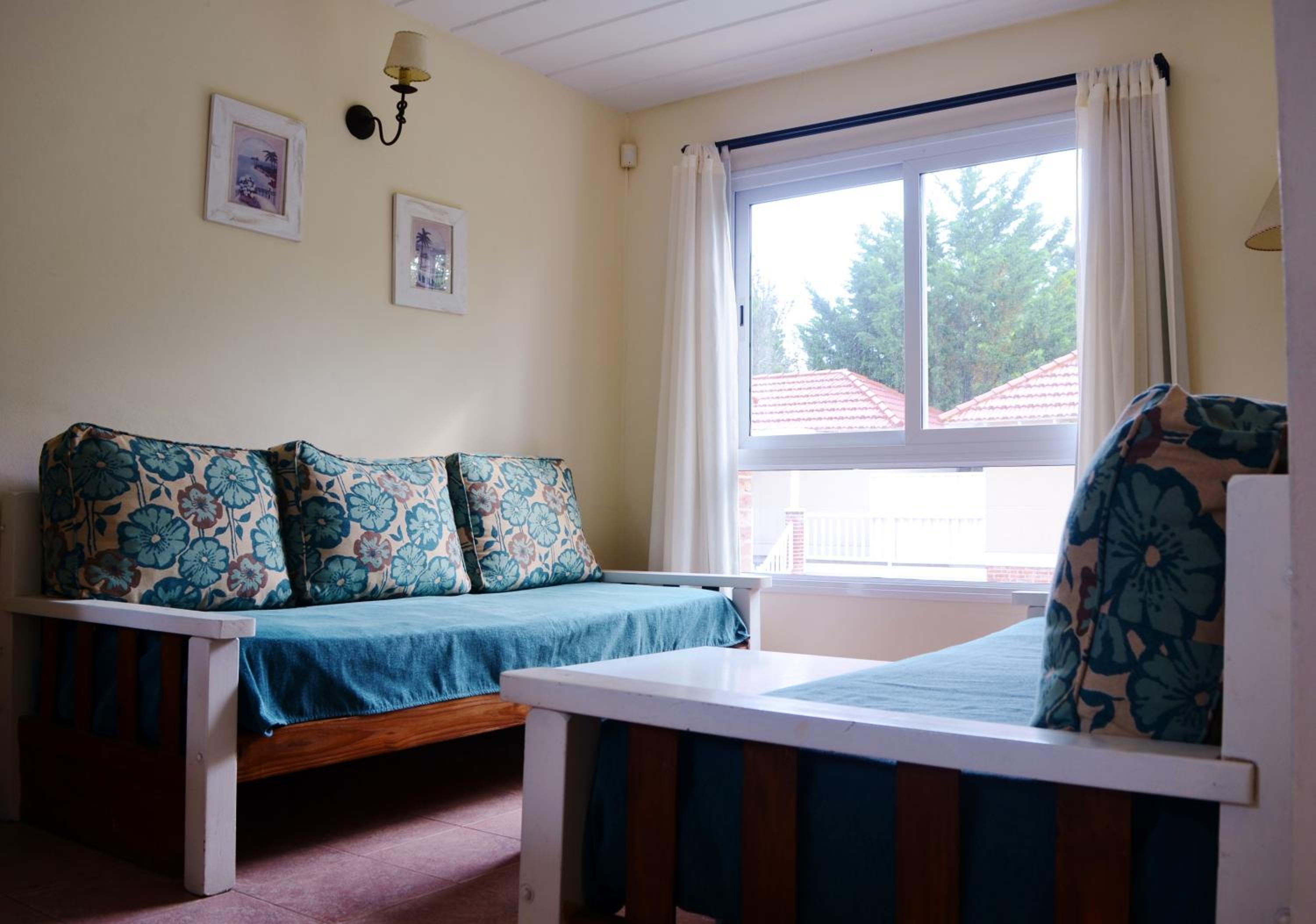 Two-Bedroom Apartment (6 Adults)
