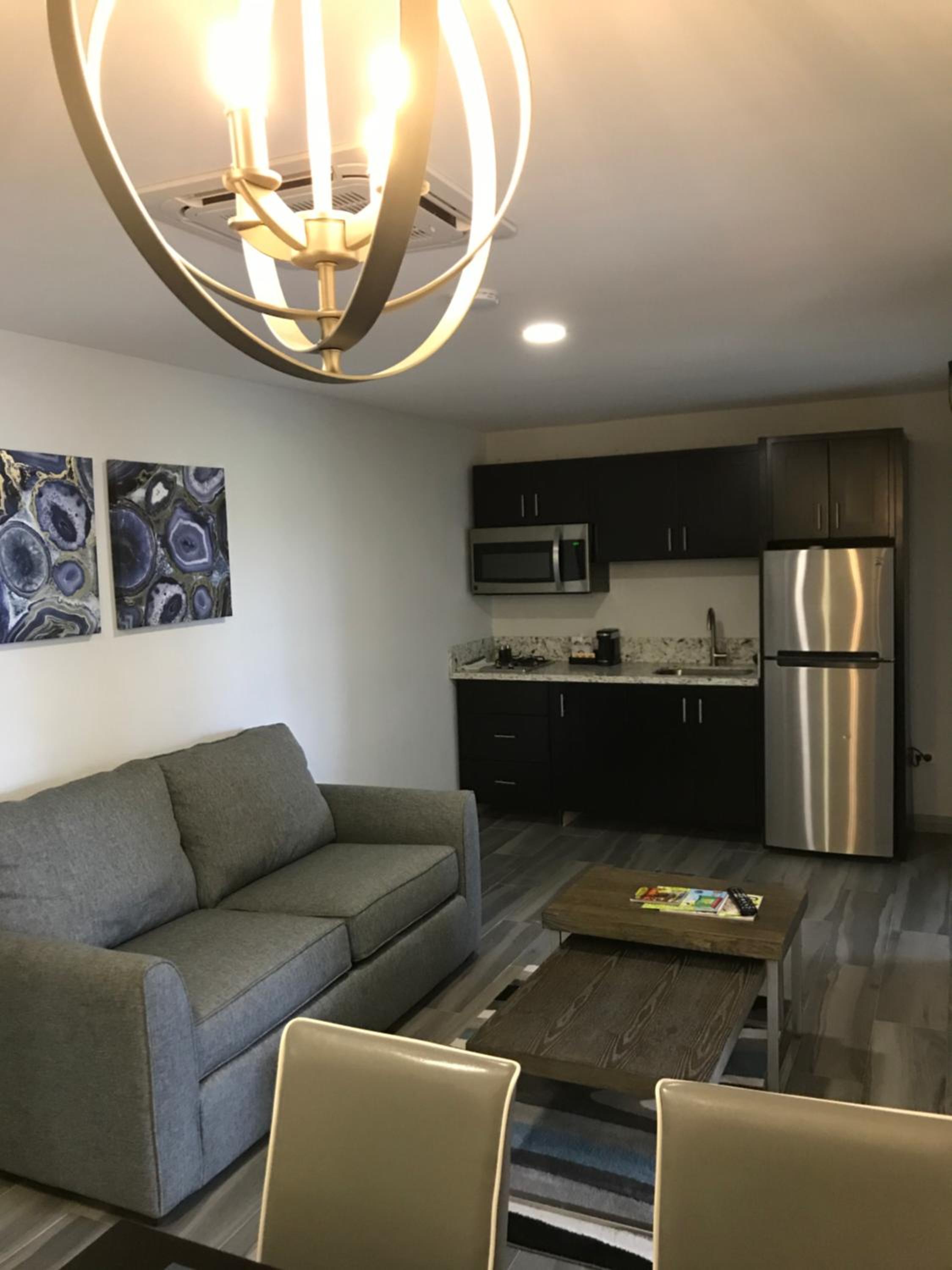 Deluxe Family Suite photo 3