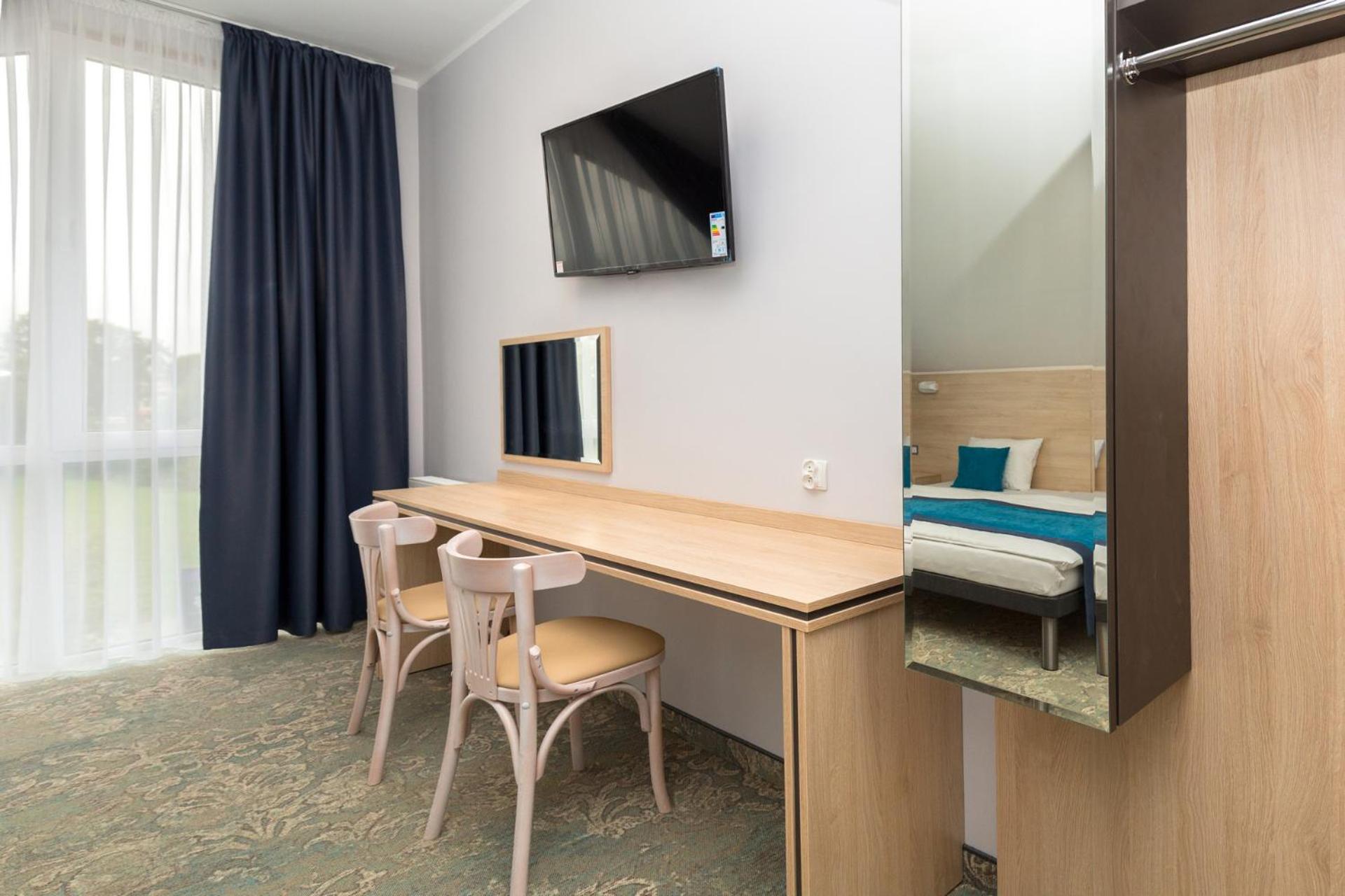 Standard Double Room - Photo 9