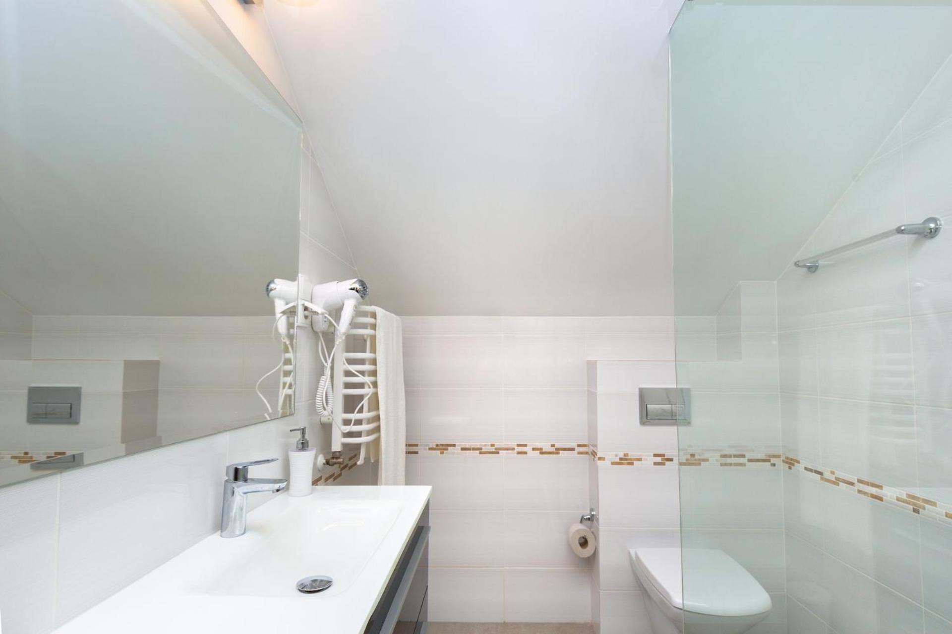 Standard Double Room - Photo 3