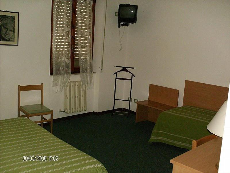 Standard Triple Room with Balcony - Photo 4