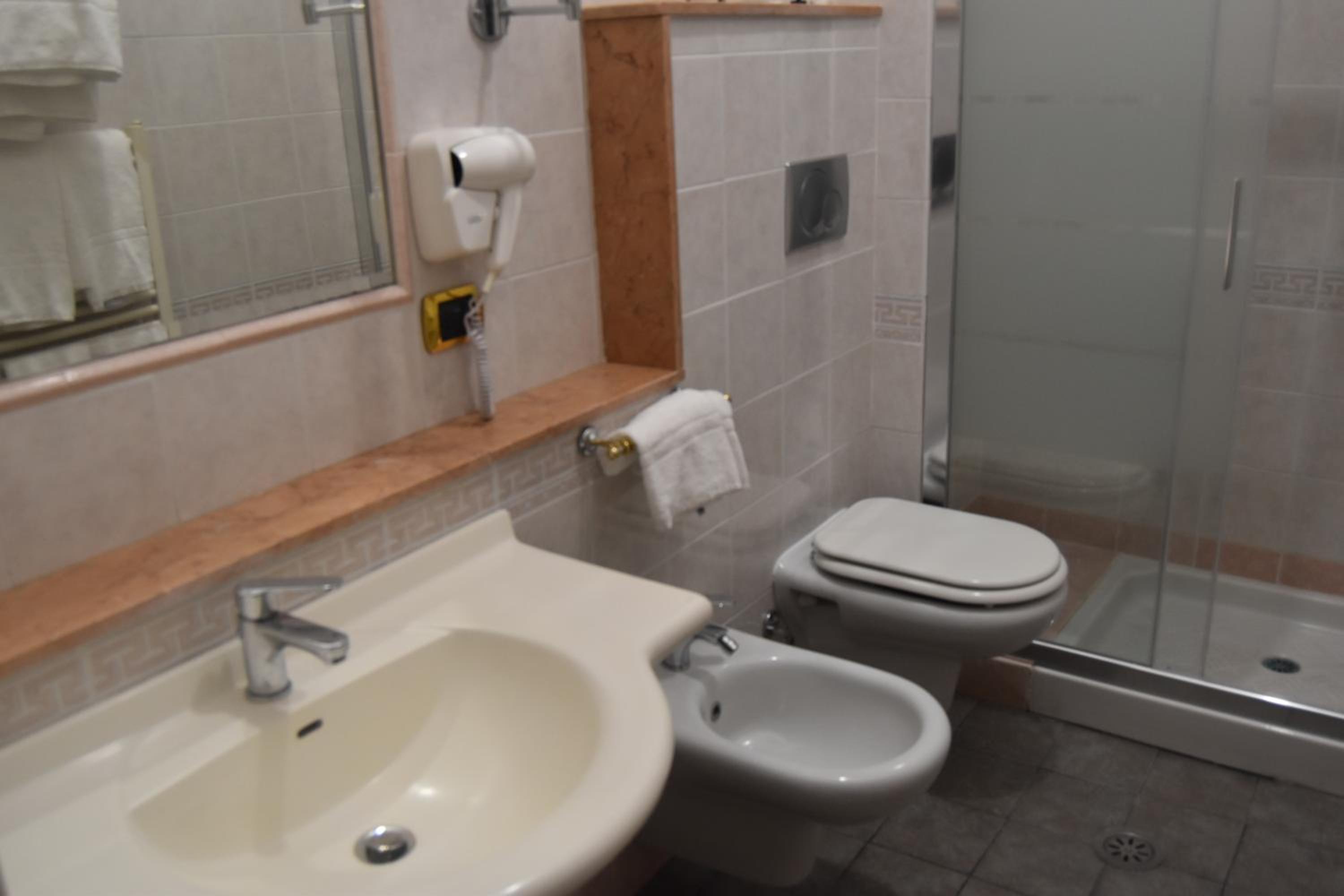 Superior Double or Twin Room with Balcony - Photo 2