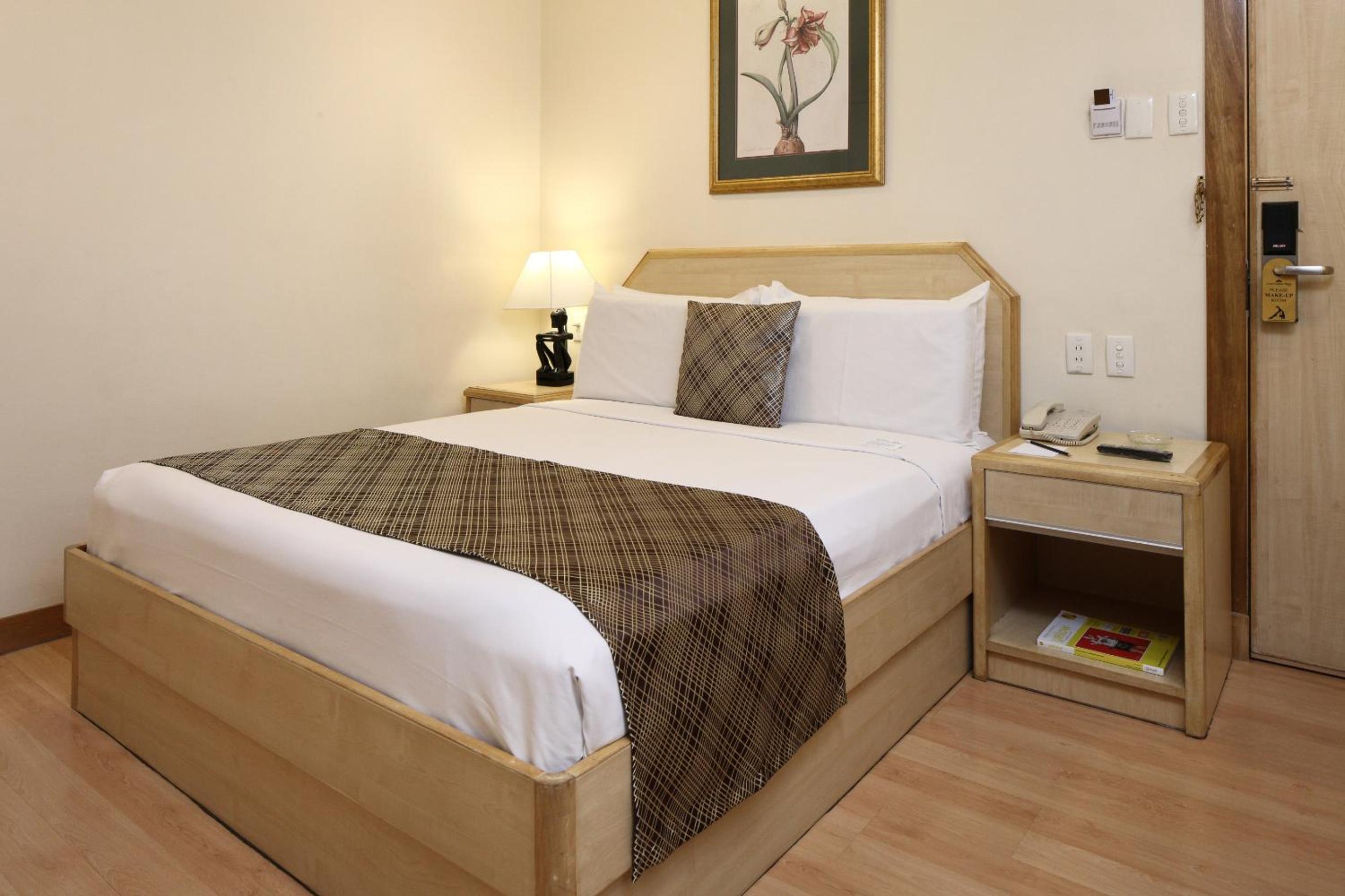 Standard  Double Room (No View)  - Photo 2