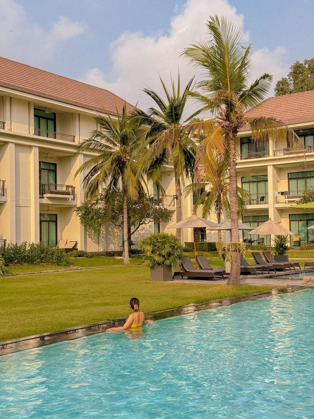 Double or Twin Room with Pool View thumbnail 6