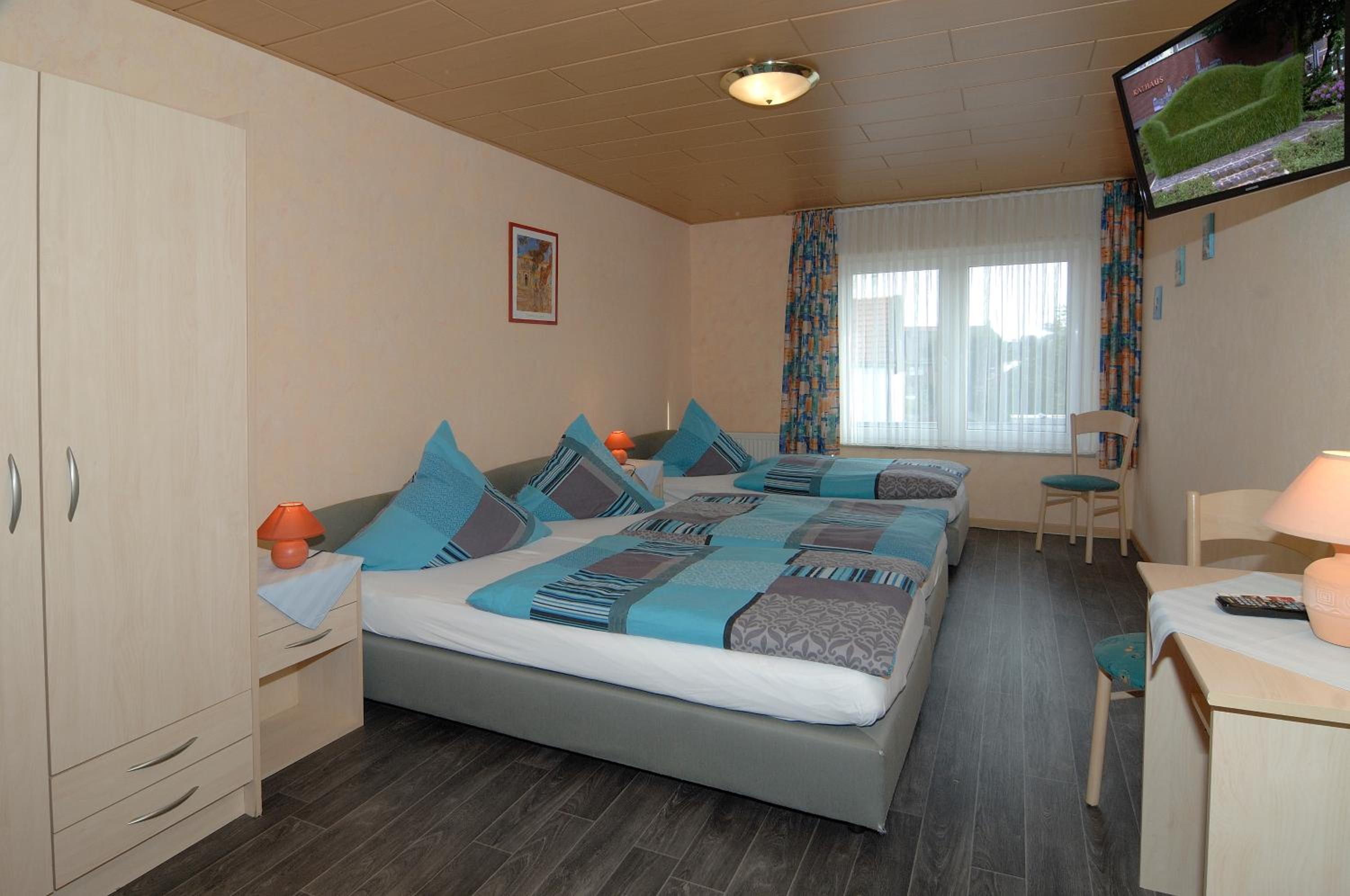 Triple Room with Bathroom - Photo 1