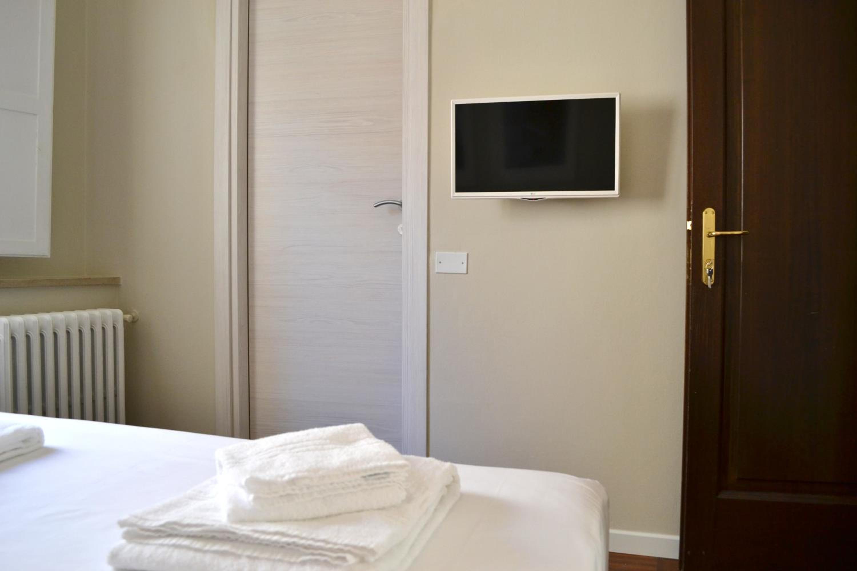 Standard Double Room photo 3