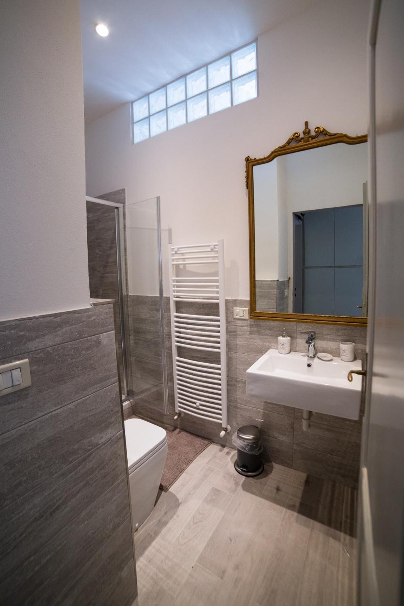Double Room - Photo 26