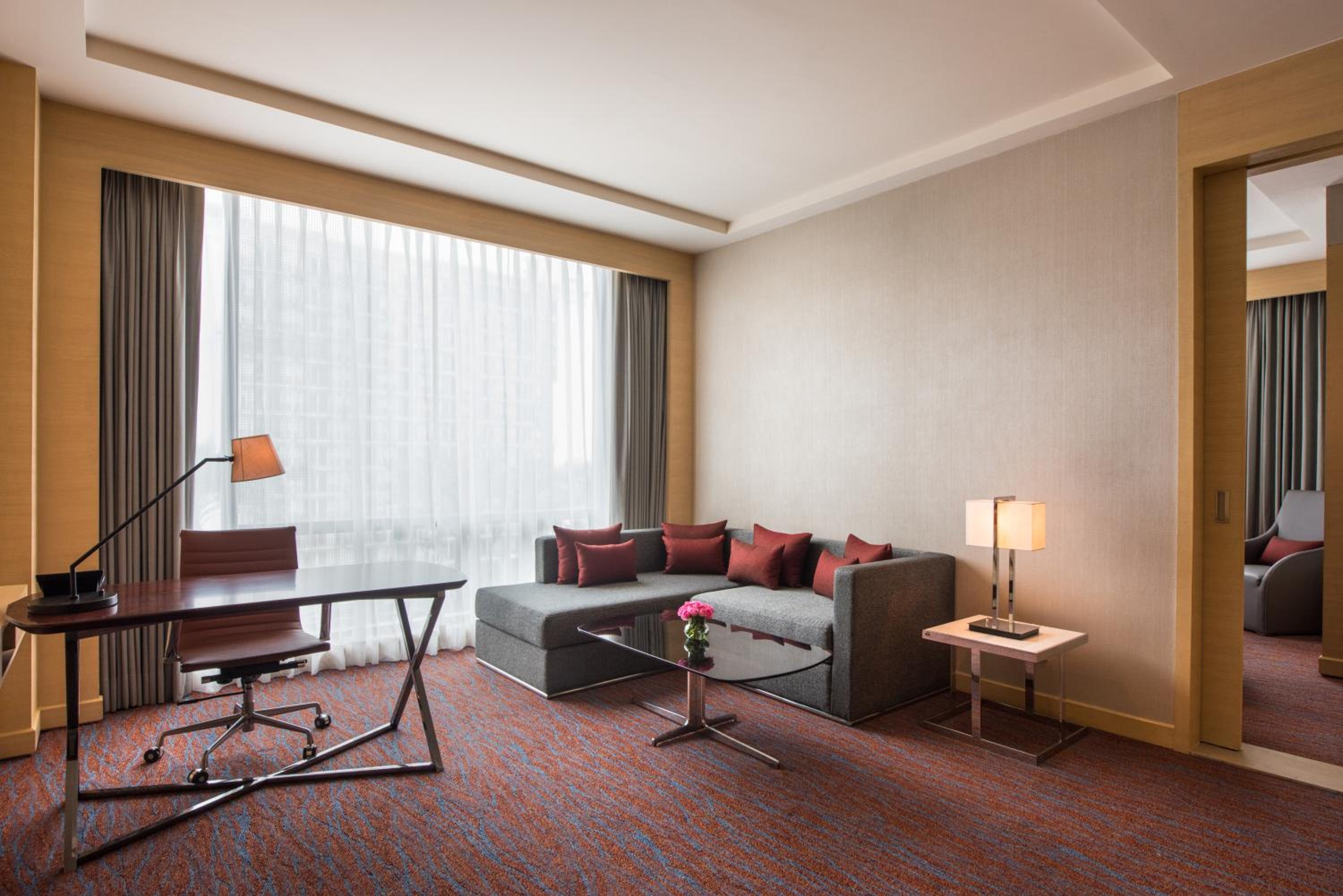 Suite | 20% discount on Food & Soft Beverage (No IRD) & Laundry