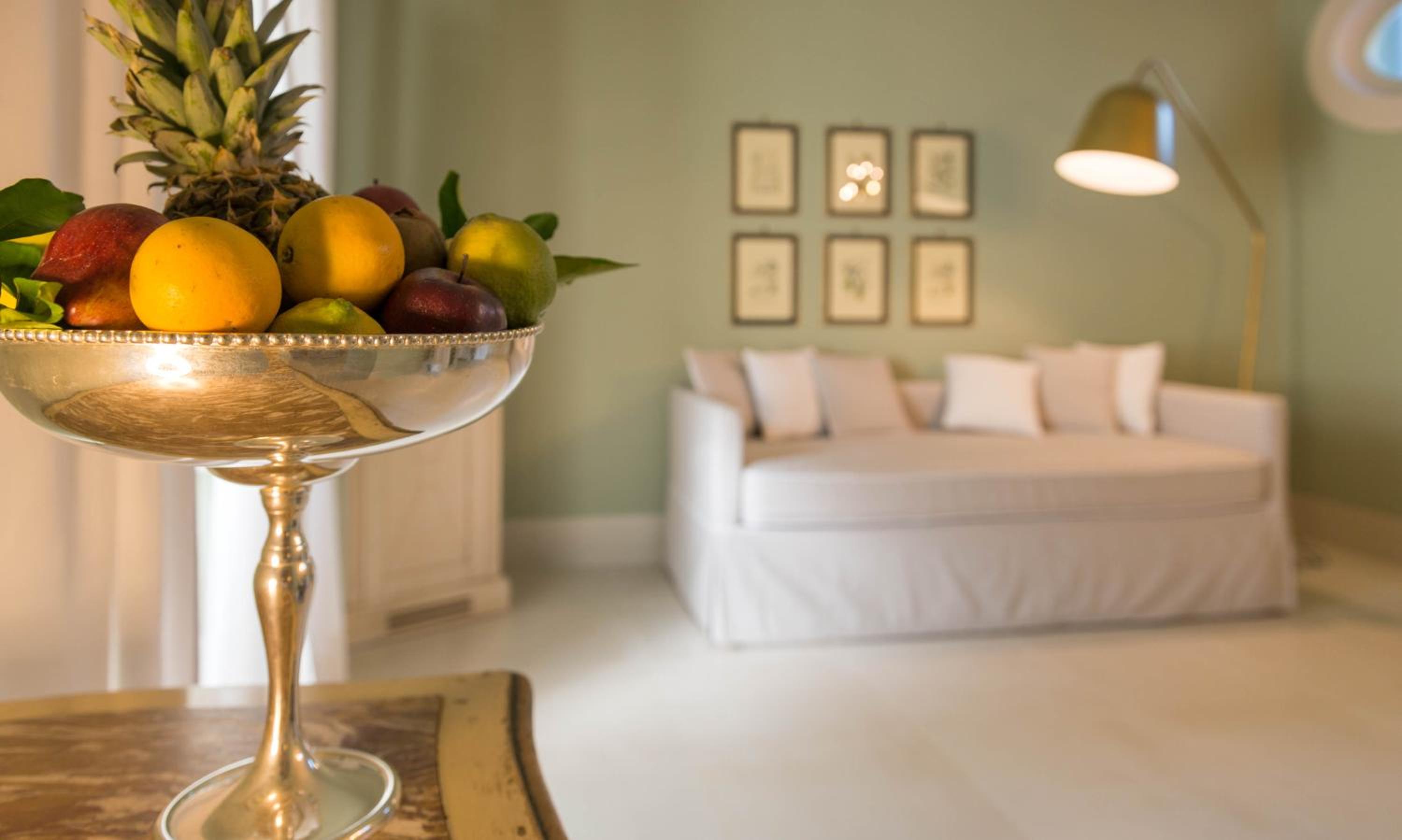 Deluxe Suite with Garden View - Photo 2