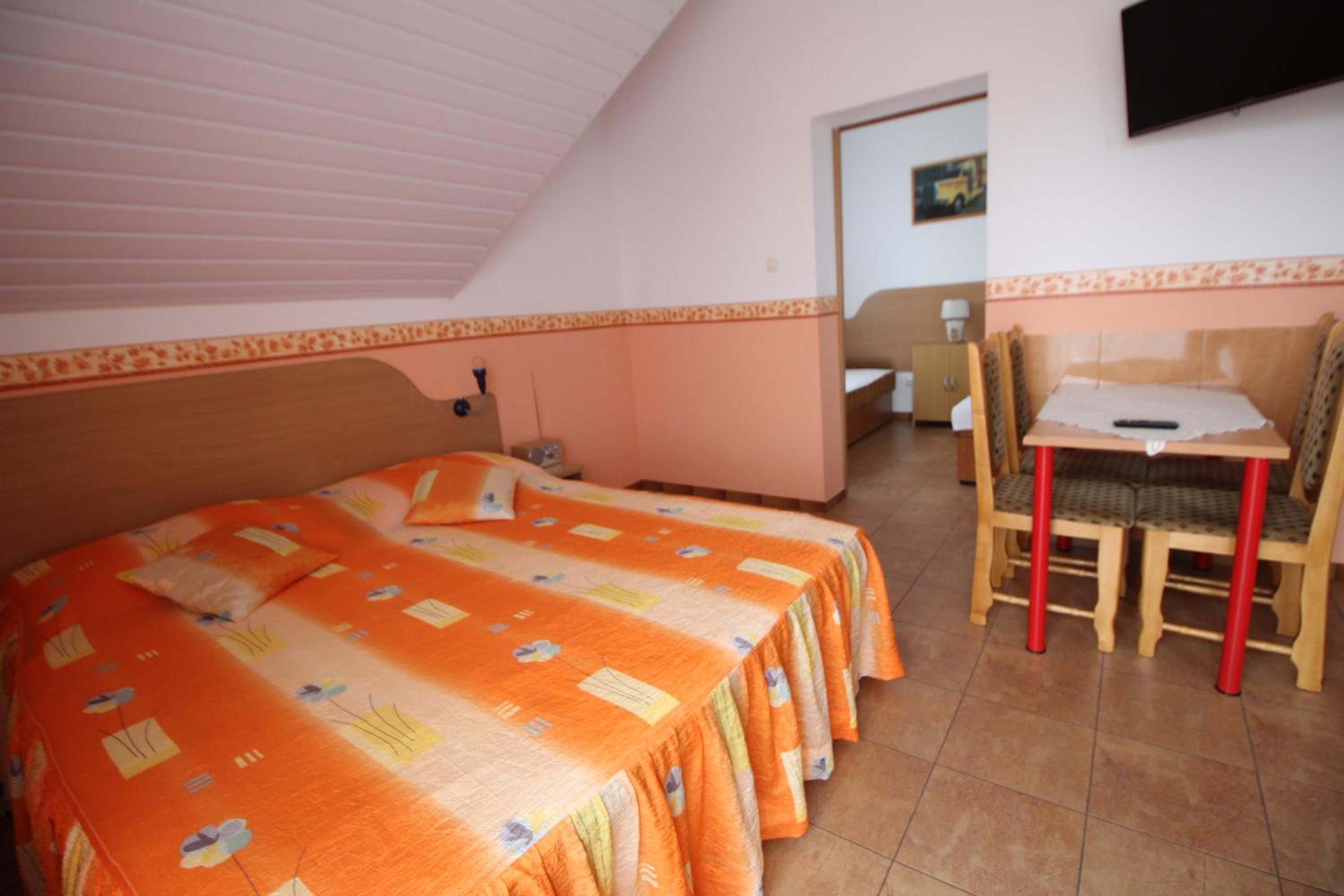 Family Room with Terrace photo 3