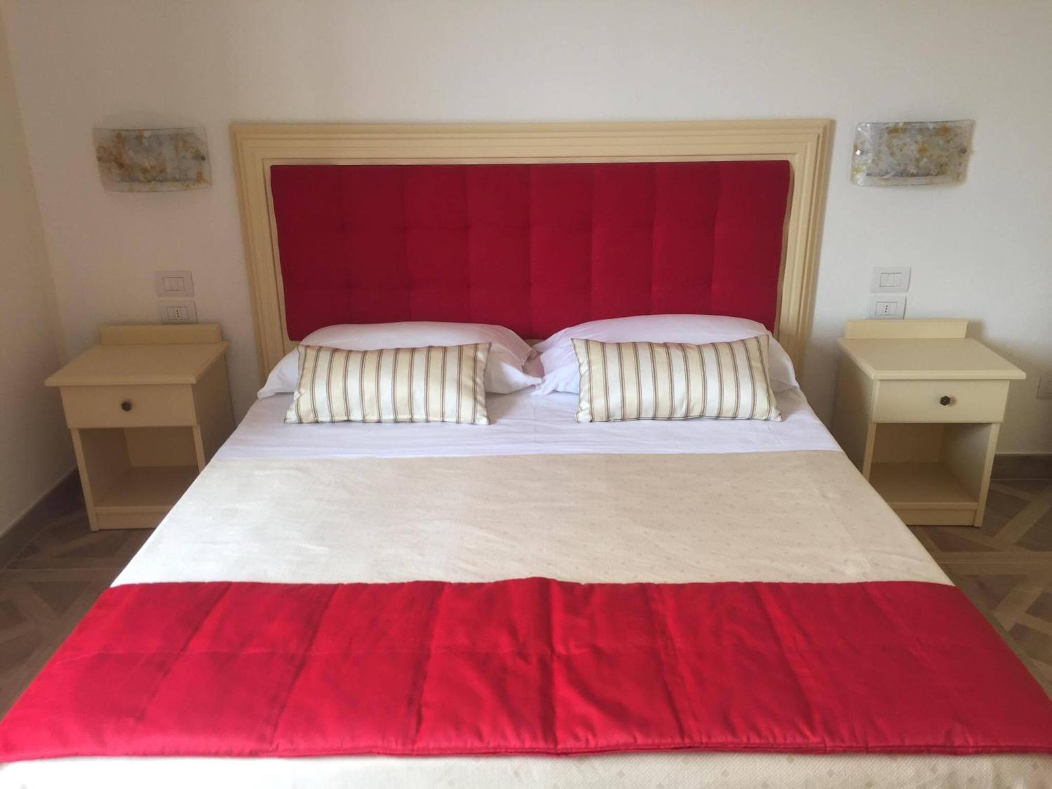 Queen Room - Disability Access (No Balcony and No Window) photo 1