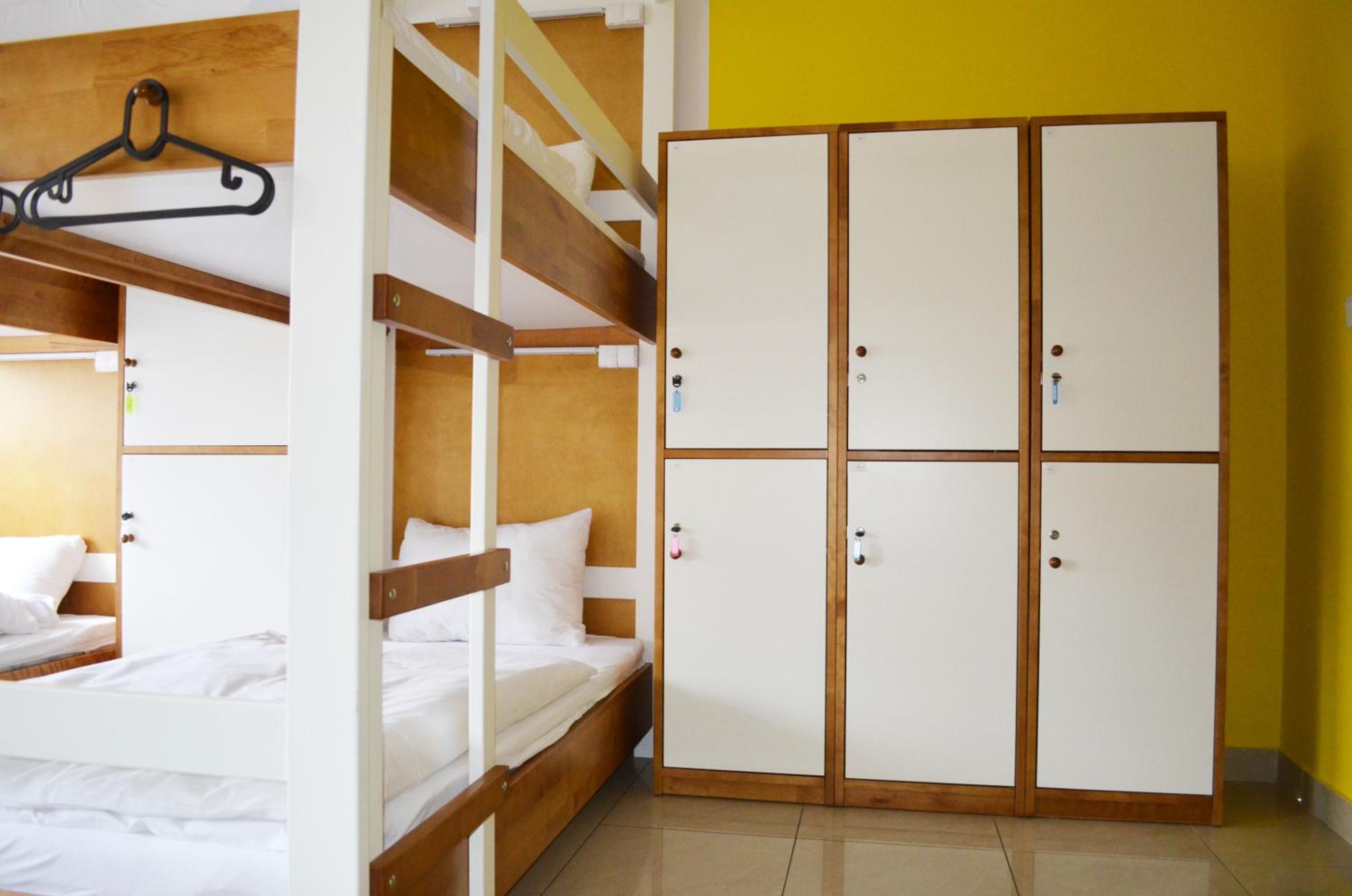 Bed in 8-Bed Mixed Dormitory Room photo 3
