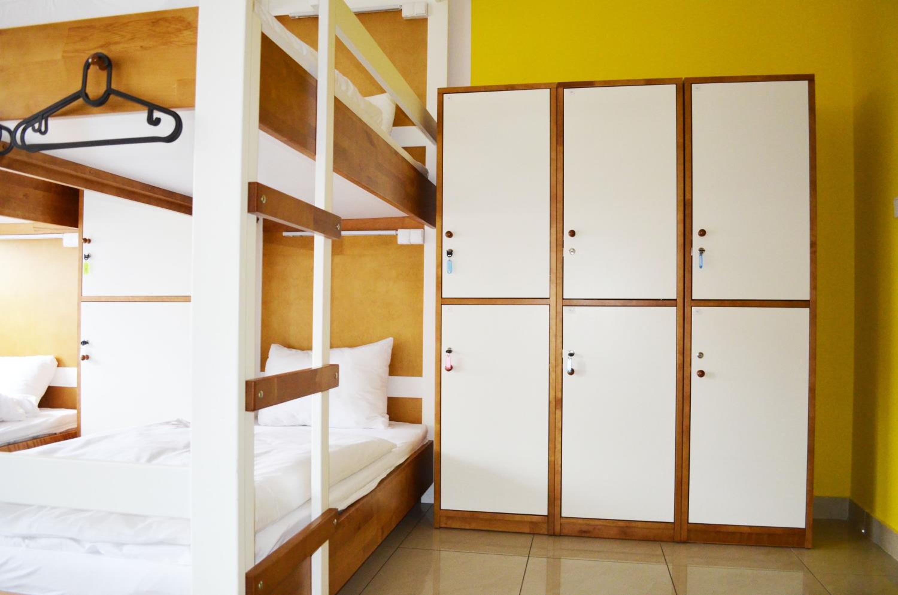 Bed in 8-Bed Mixed Dormitory Room photo 1