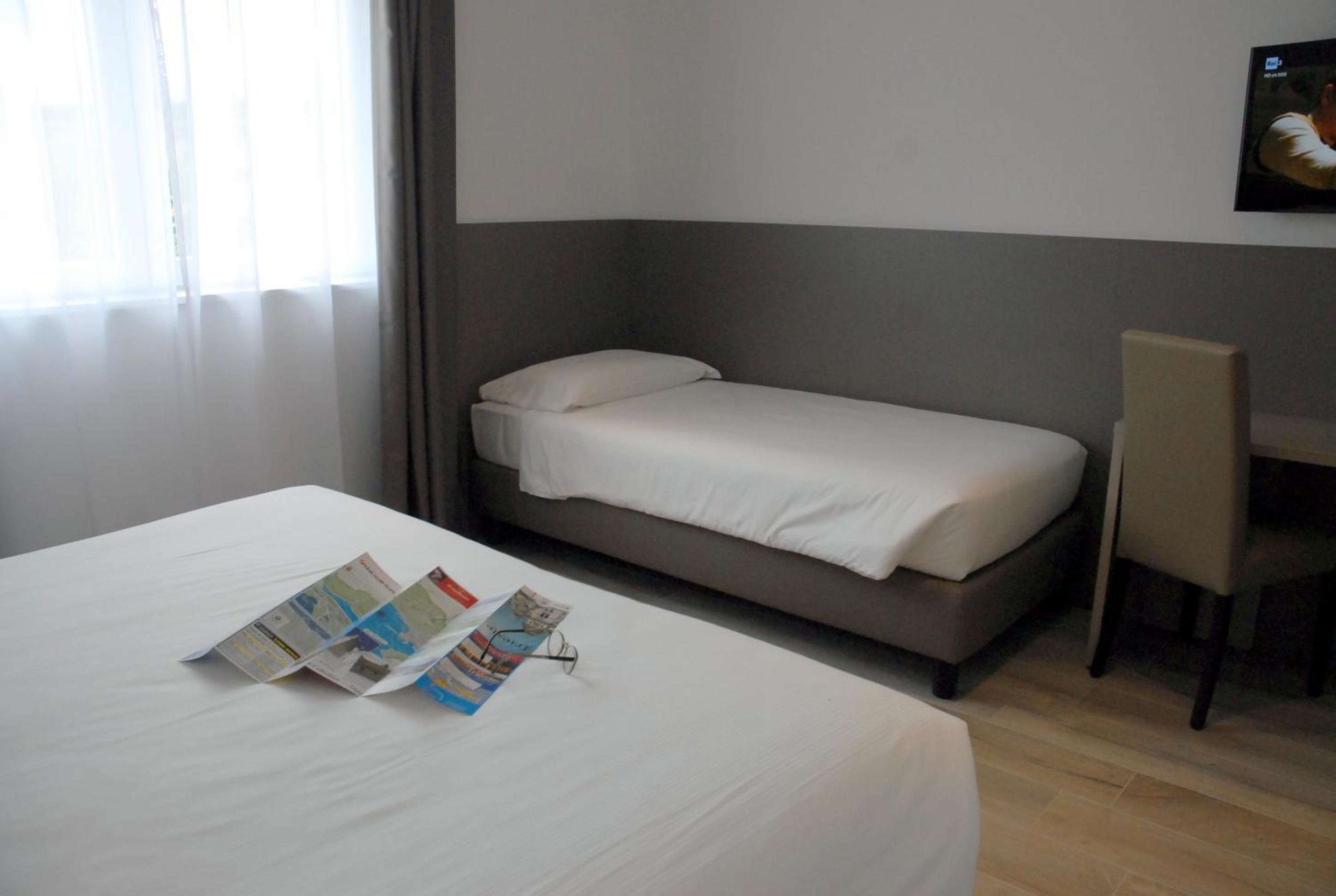 Superior Triple Room - Photo 8