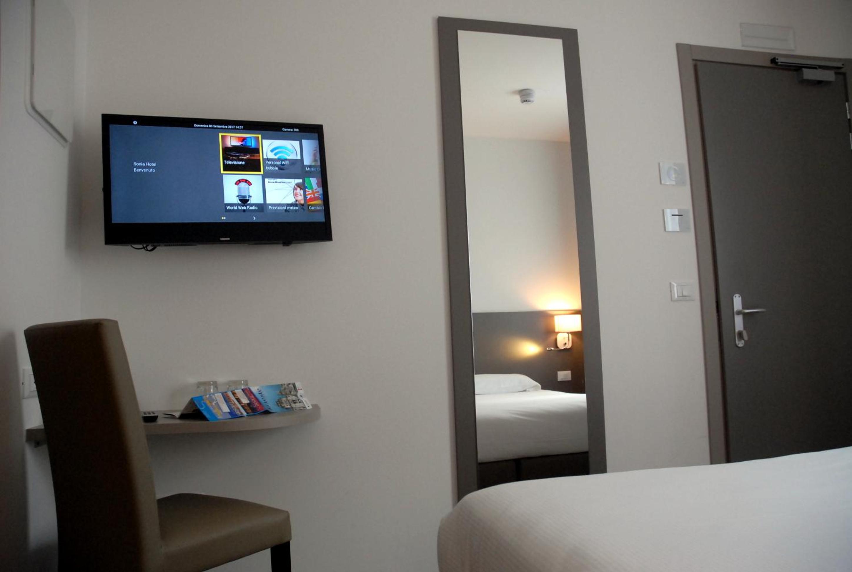 Superior Double or Twin Room - Photo 1