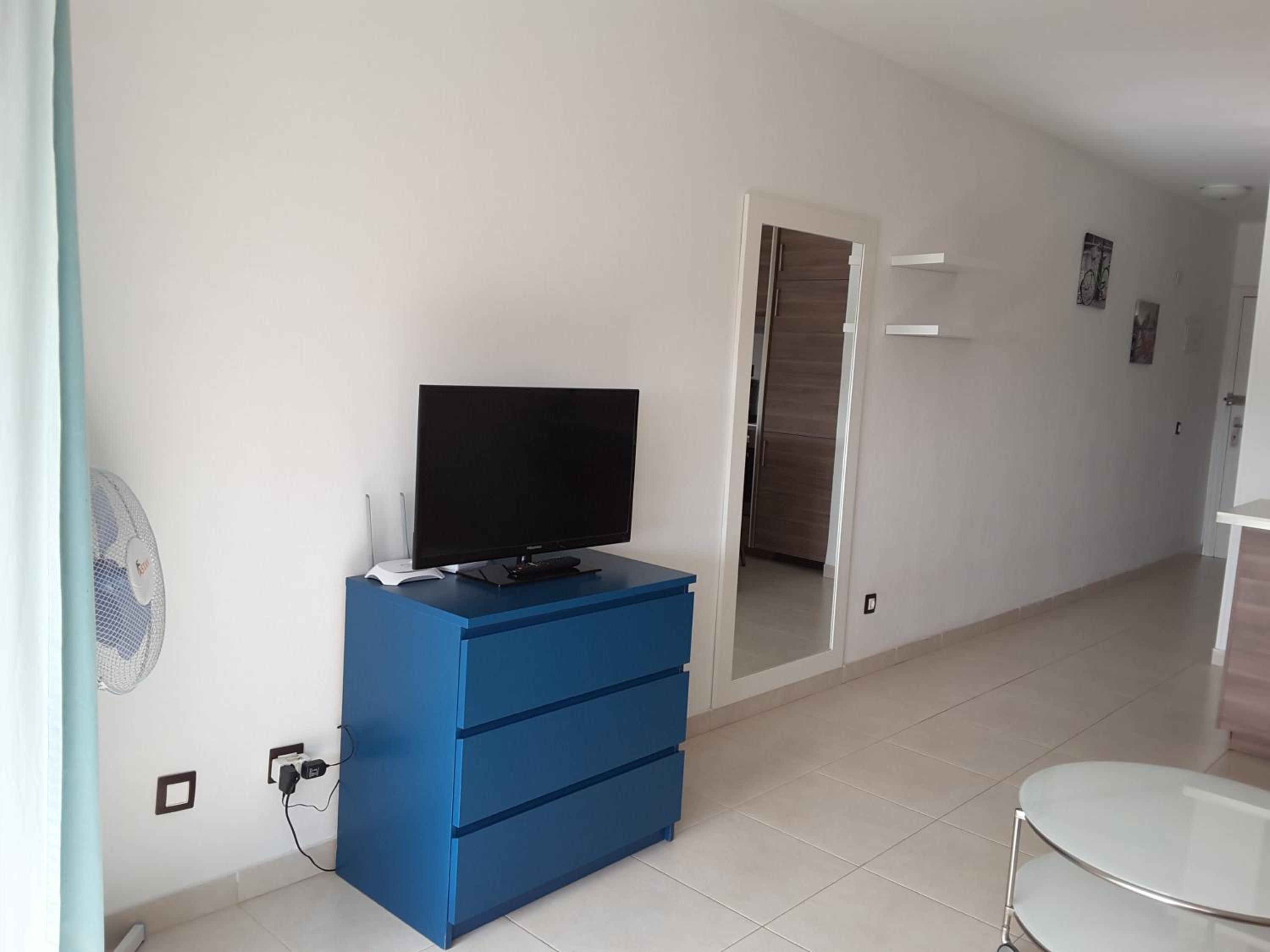Estudio con vista al mar