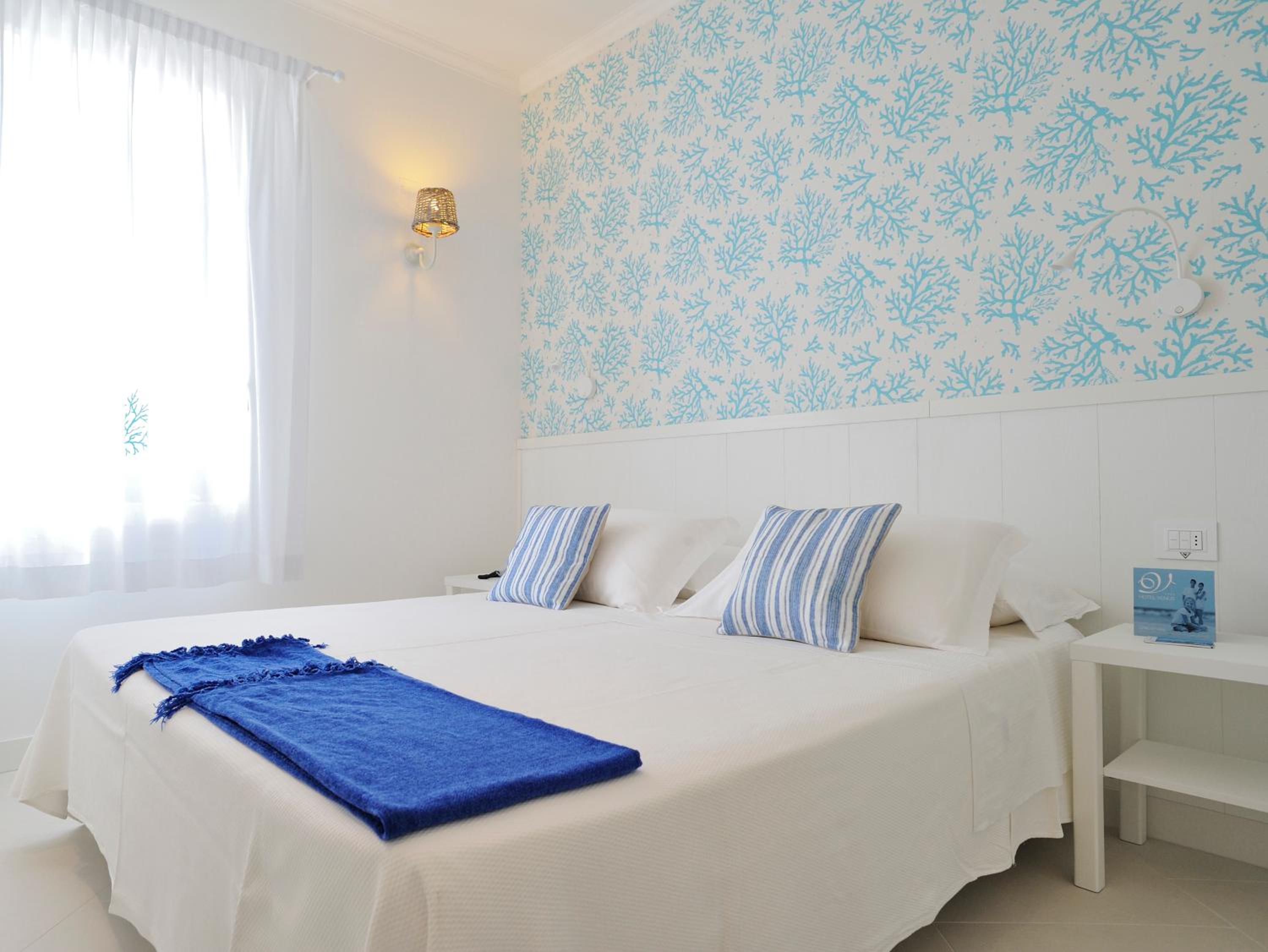 Deluxe Double Room with Sea View photo 3