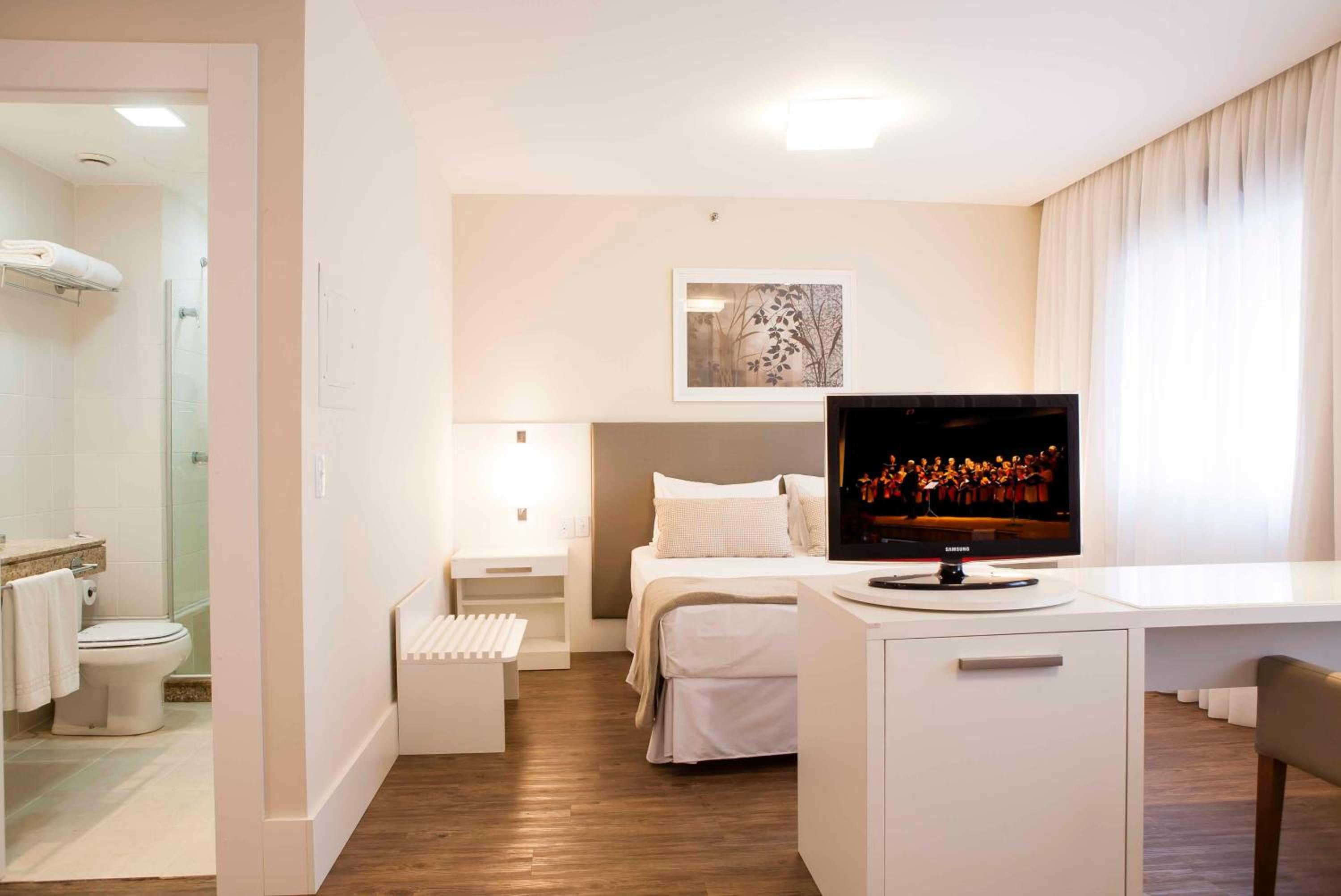 Superior Luxury Double - 1 Queen Bed and 1 Sofa Bed - Photo 3