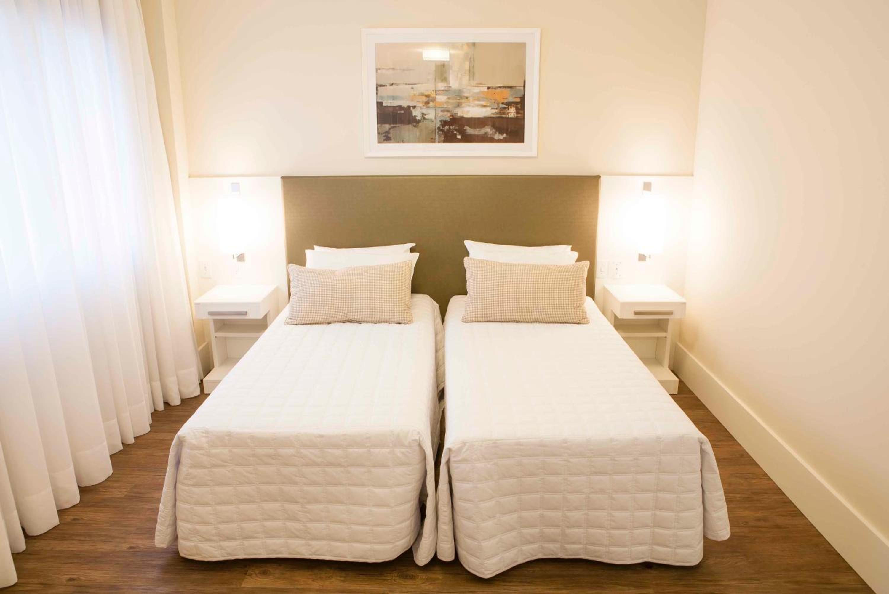 Superior Luxury Twin - 2 Single Beds and 1 Sofa Bed - Photo 5
