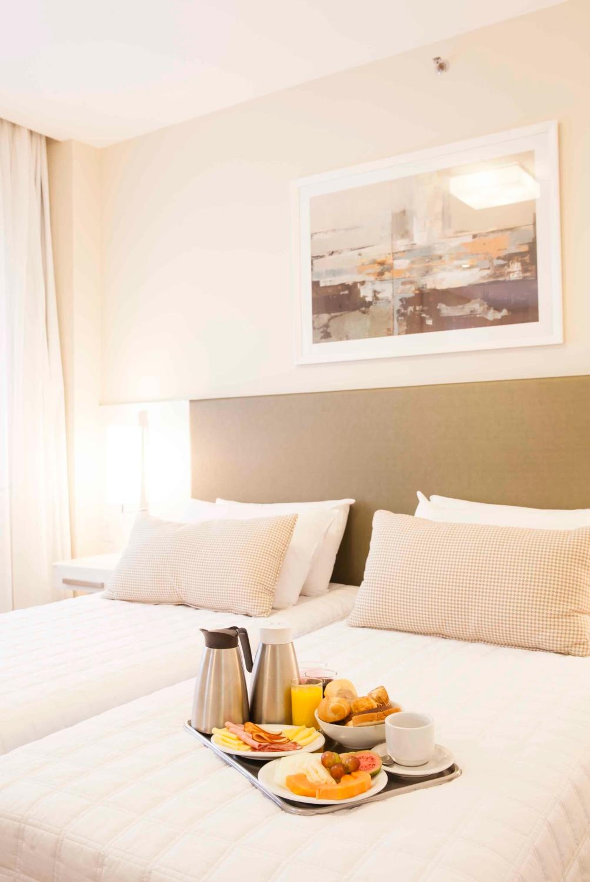 Superior Luxury Twin - 2 Single Beds and 1 Sofa Bed - Photo 1