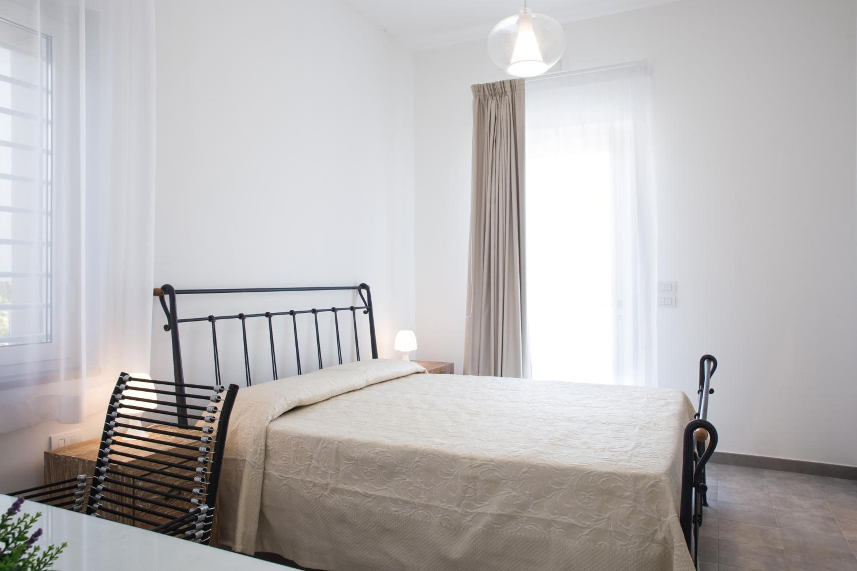 Double Room - Photo 6