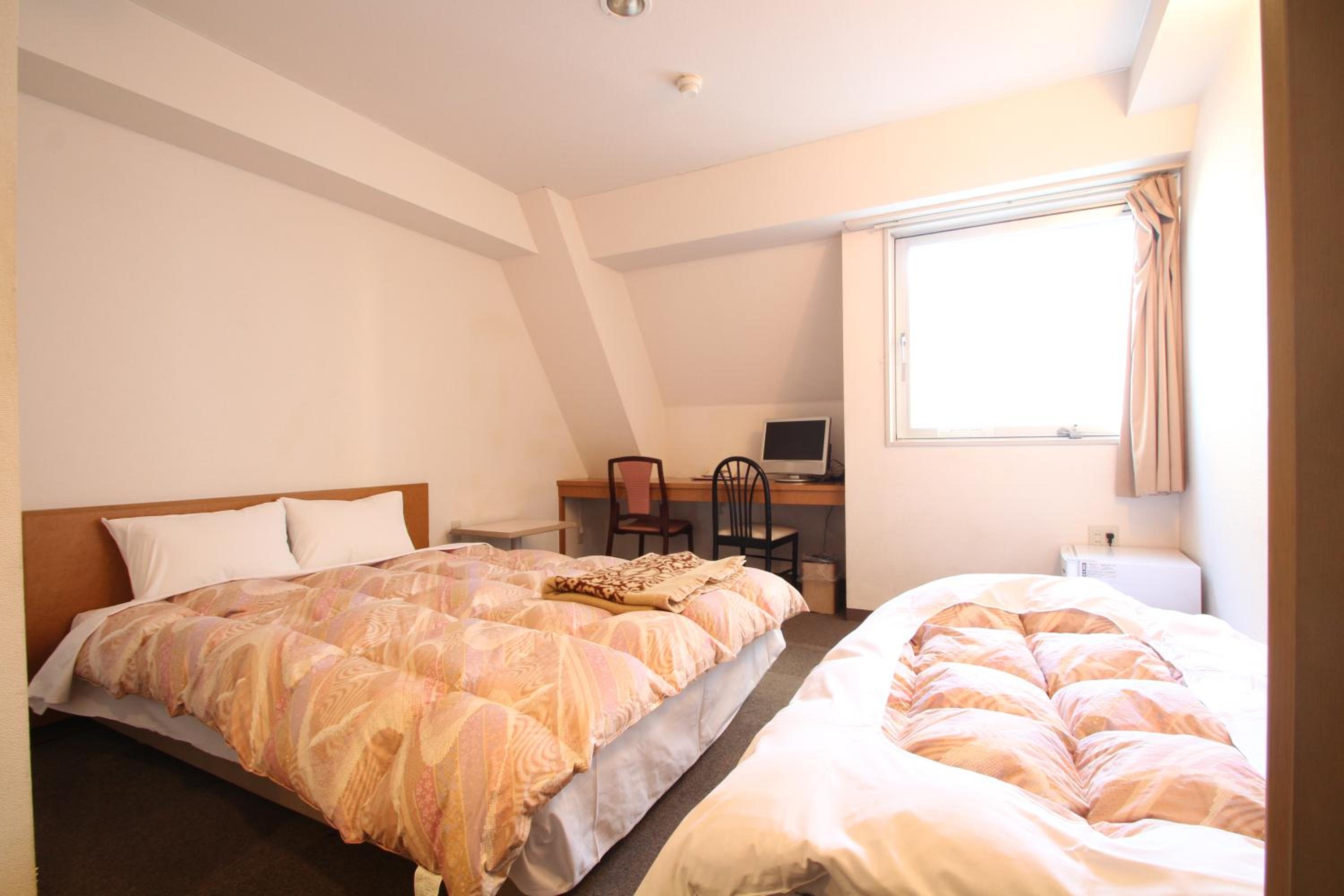 Superior Double Room with Extra Bed and Private Bathroom - Photo 1