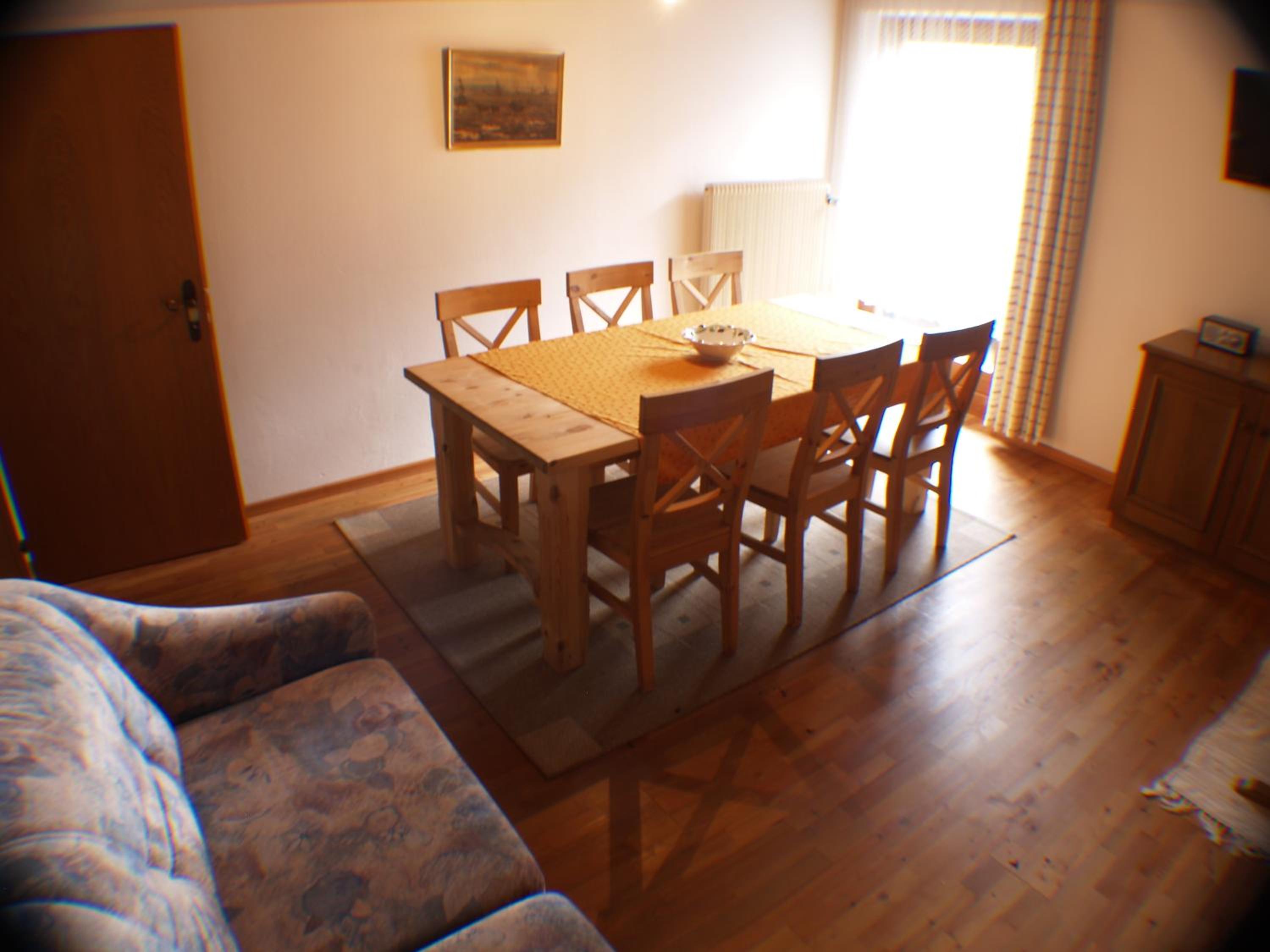 Three-Bedroom Apartment with Balcony photo 3