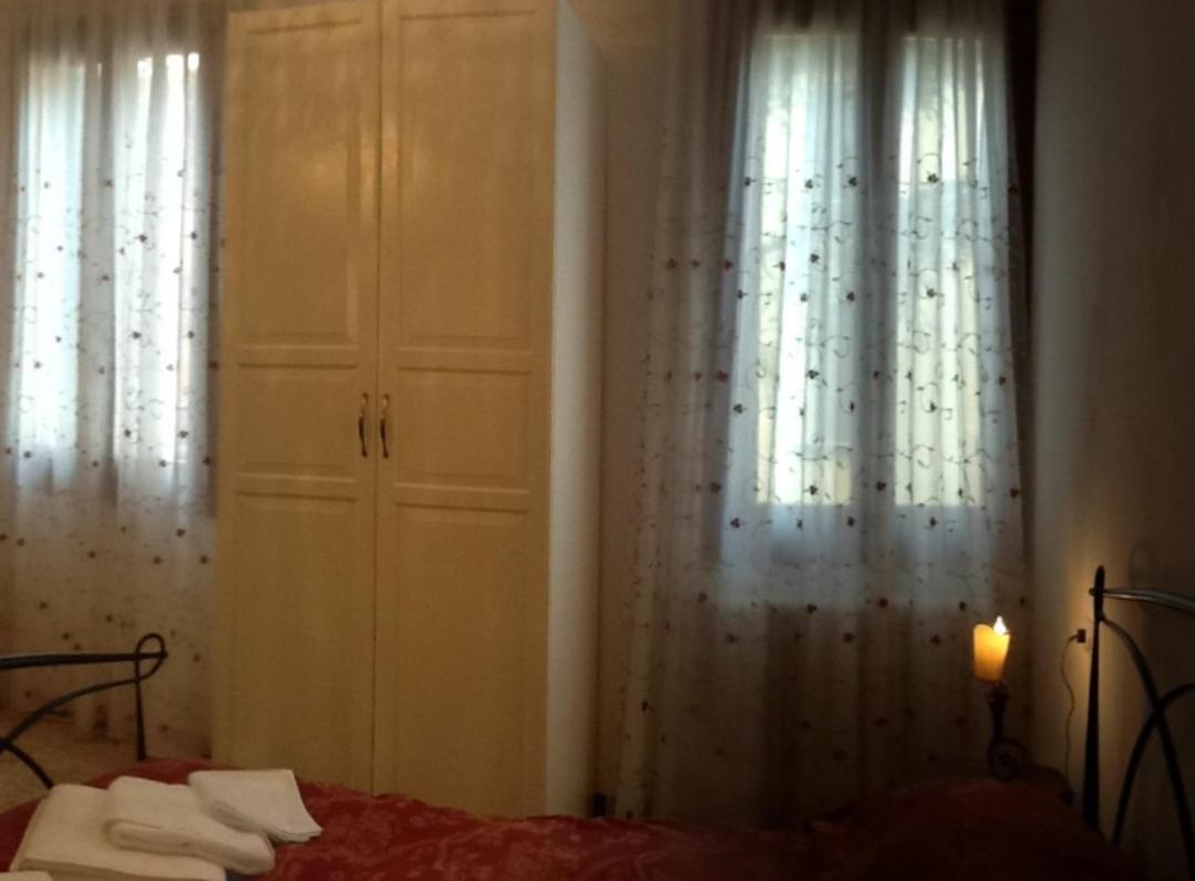 Family Room with Shared Bathroom (3 Adults + 1 Child) photo 3