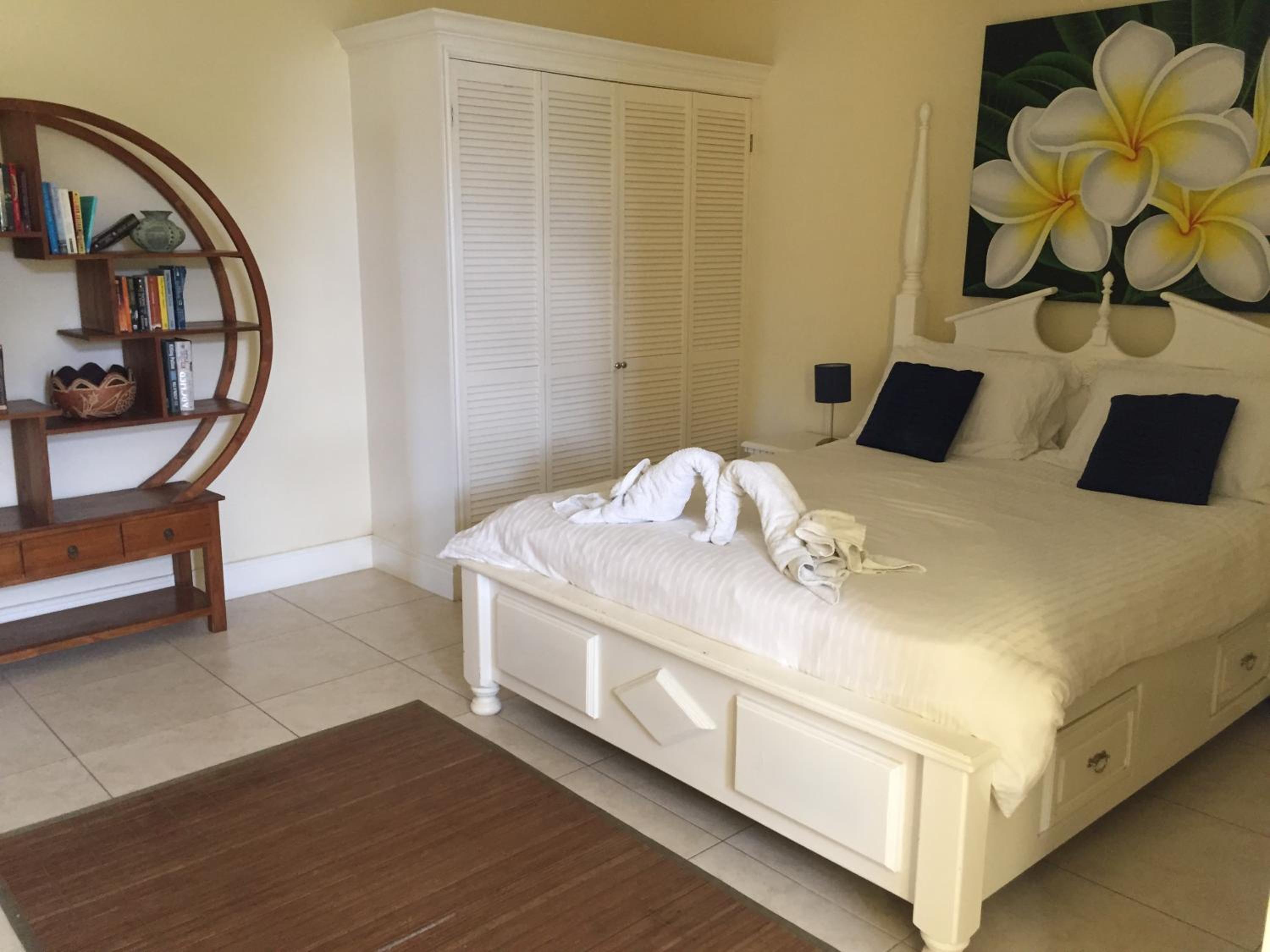 Two-Bedroom Apartment with Private Pool photo 3
