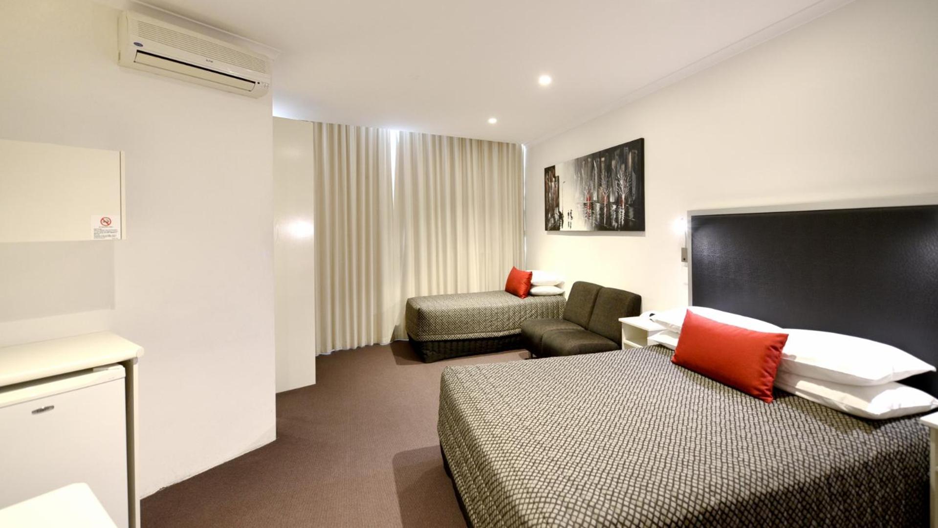 Deluxe Double or Twin Room - Photo 10