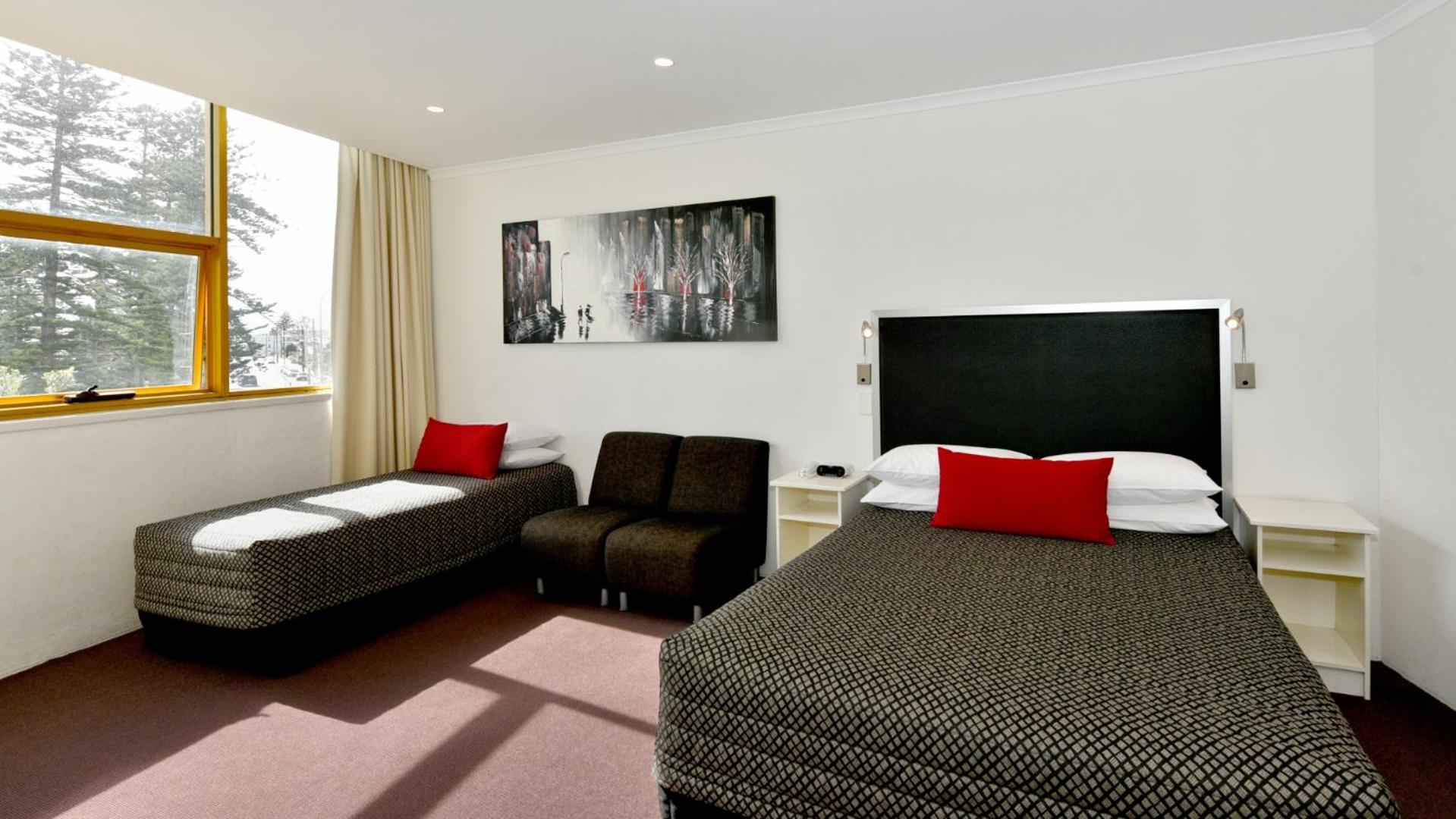 Deluxe Double or Twin Room - Photo 9