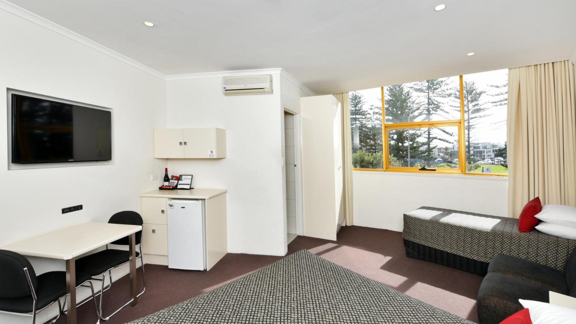 Deluxe Double or Twin Room - Photo 8