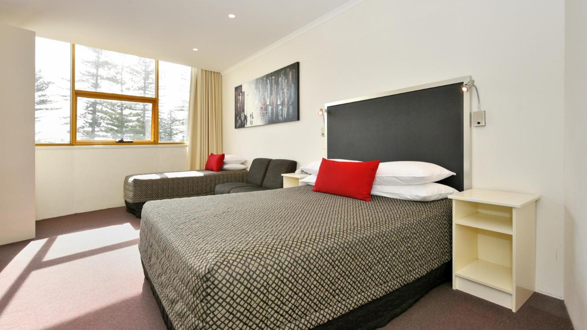 Deluxe Double or Twin Room - Photo 11