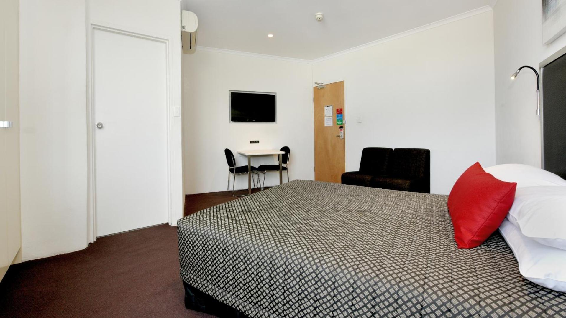 Deluxe Double or Twin Room - Photo 7