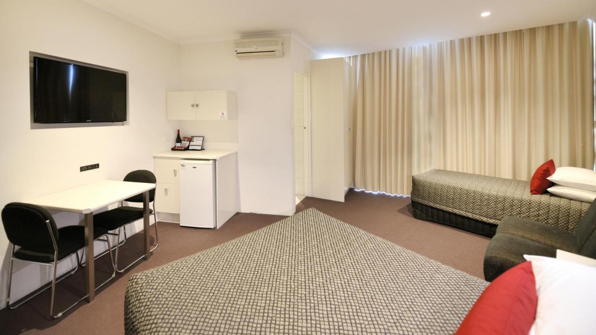 Deluxe Double or Twin Room - Photo 6