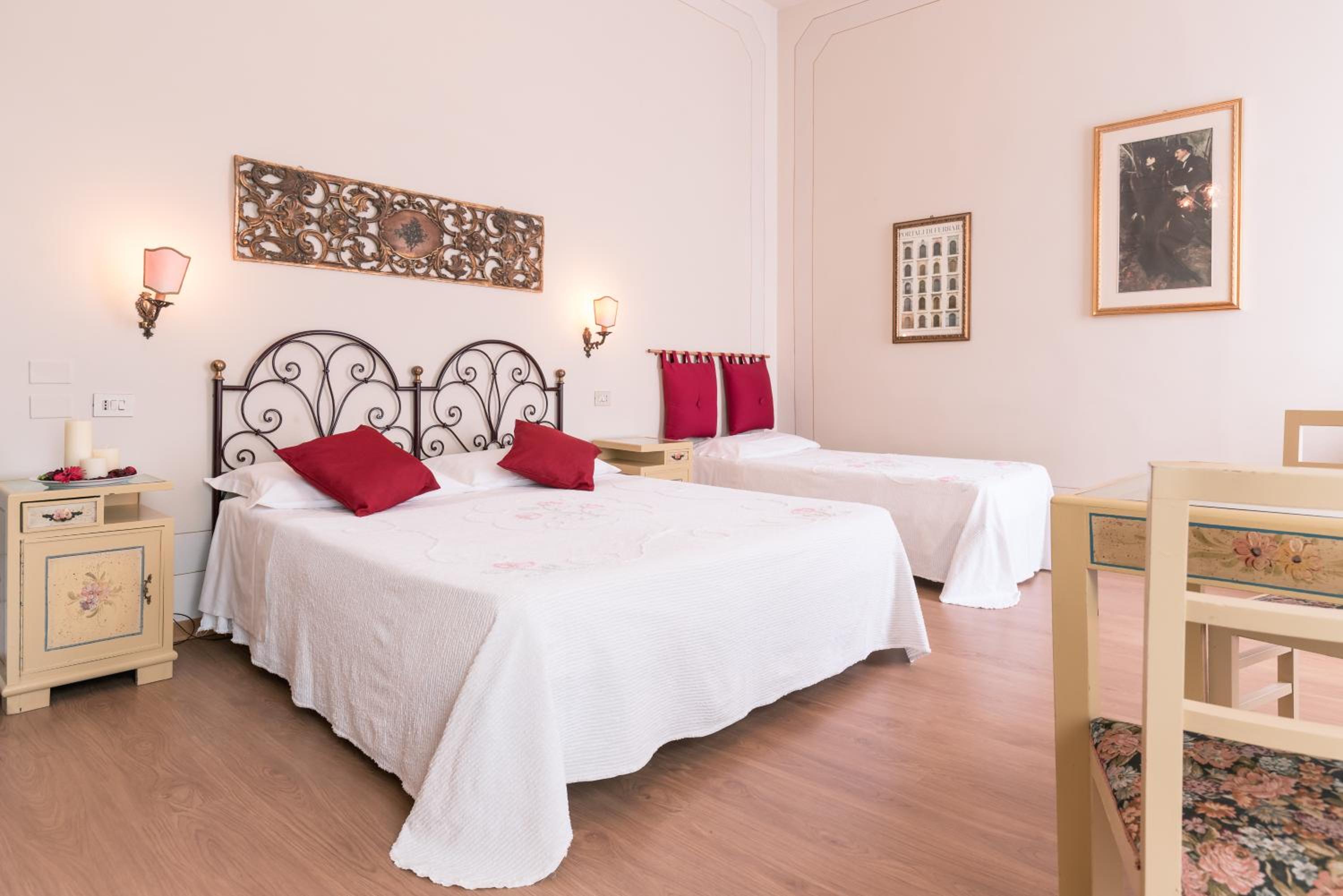 Triple Room - Photo 1